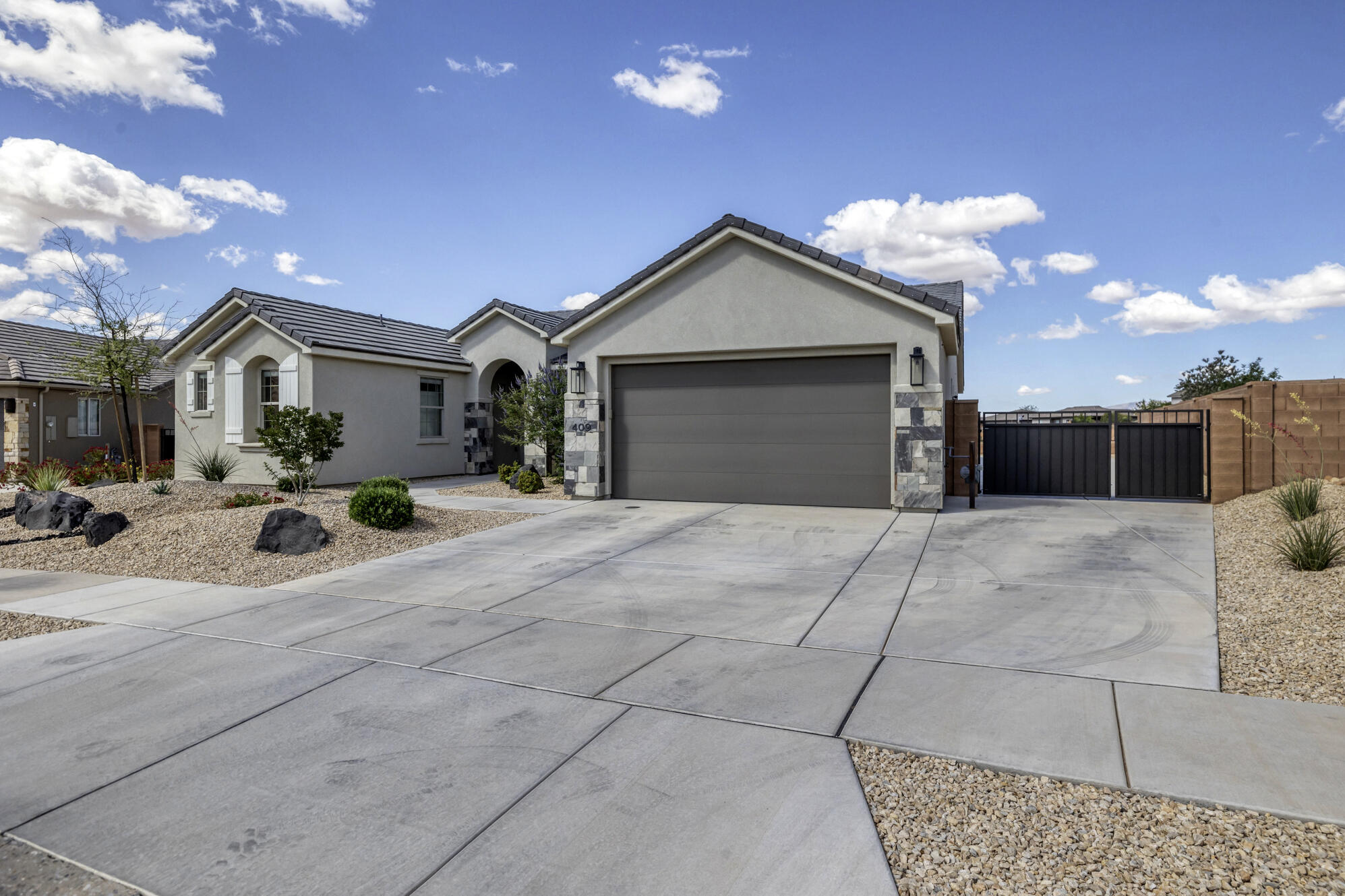 409 N SAGE GROUSE DR