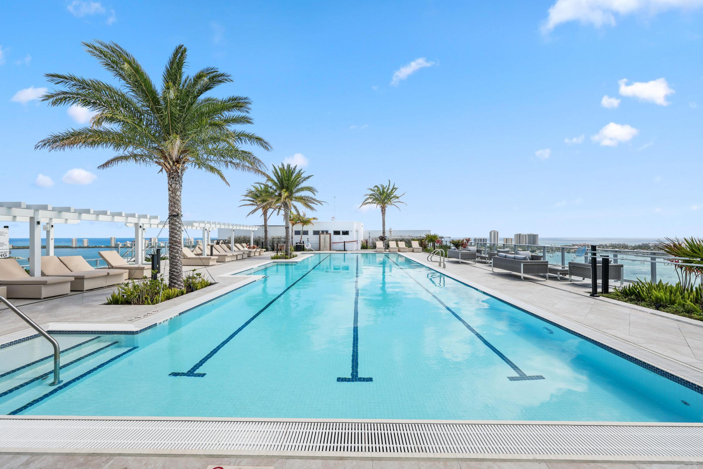 220 Lake Shore Drive 2123