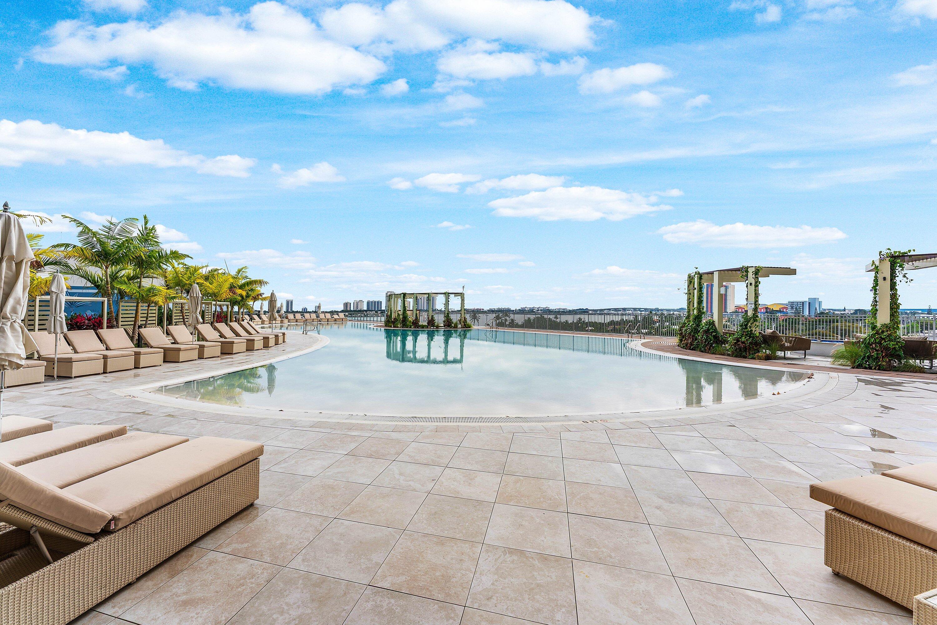 220 Lake Shore Drive 2123
