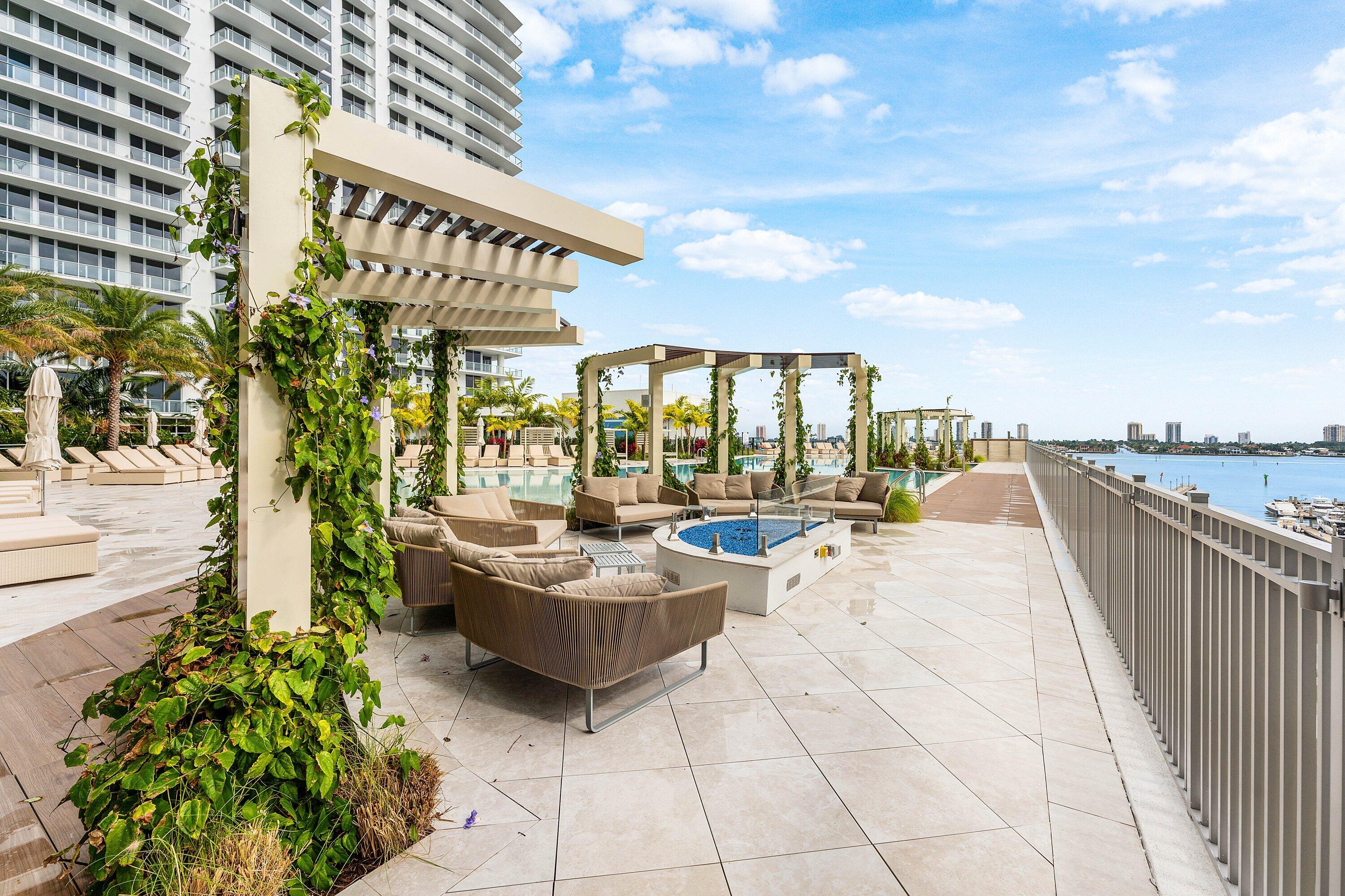 220 Lake Shore Drive 2123