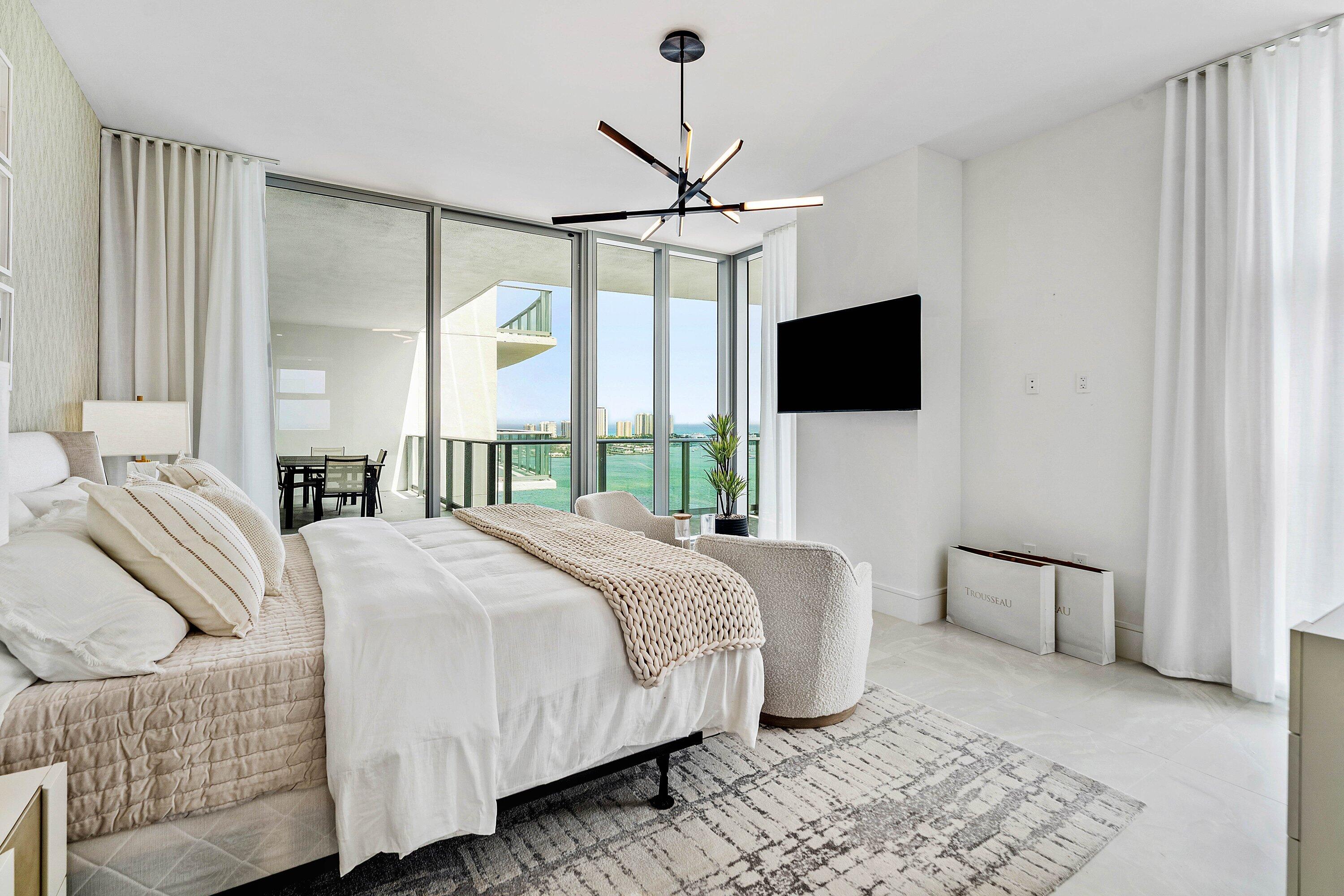 220 Lake Shore Drive 2123