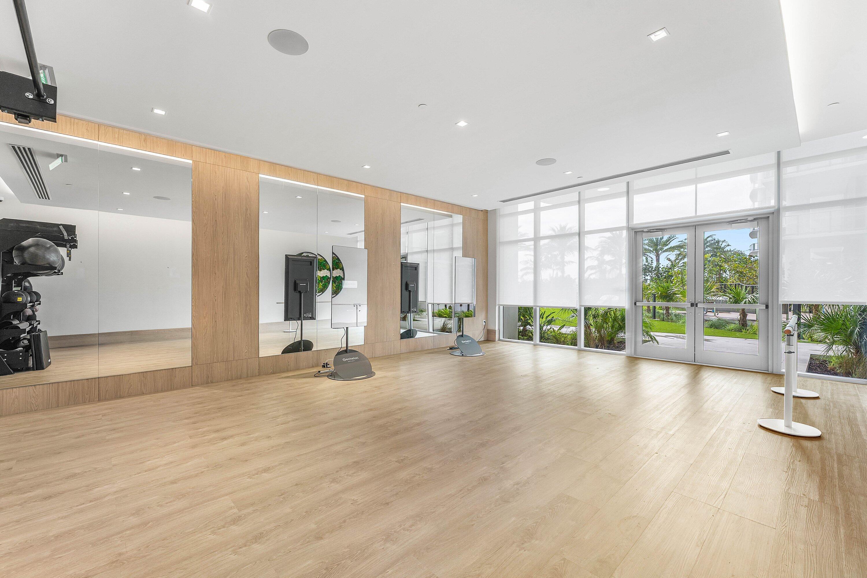 220 Lake Shore Drive 2123