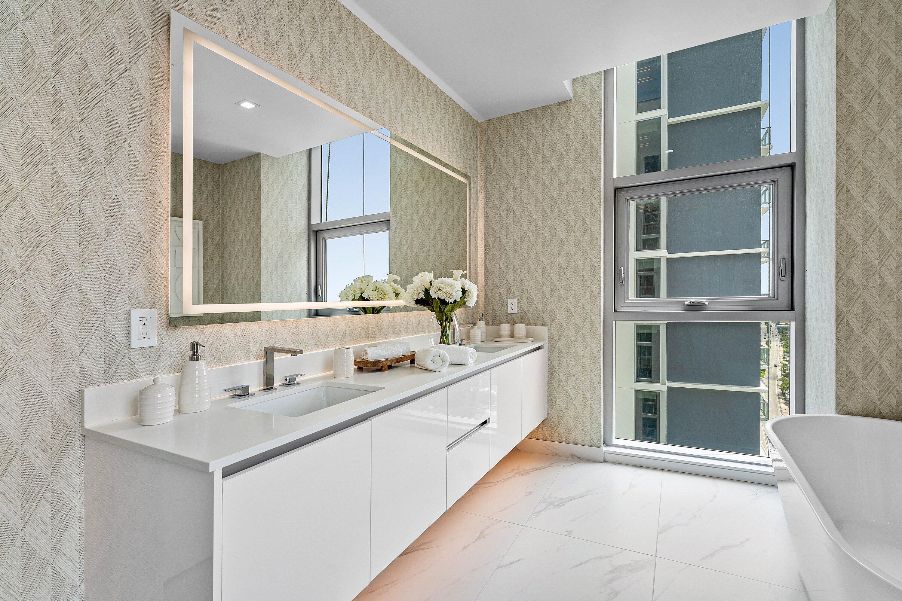 220 Lake Shore Drive 2123