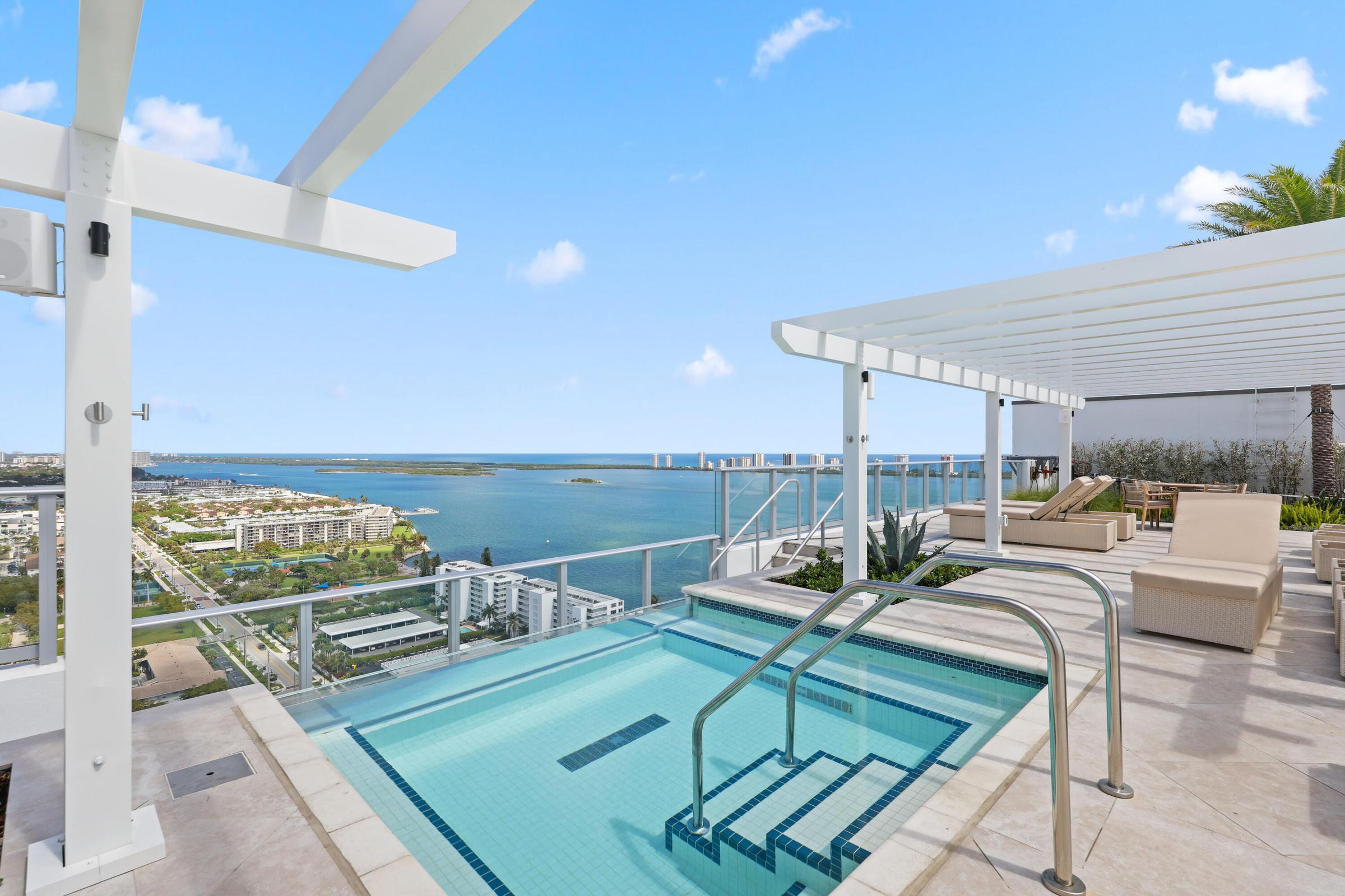 220 Lake Shore Drive 2123