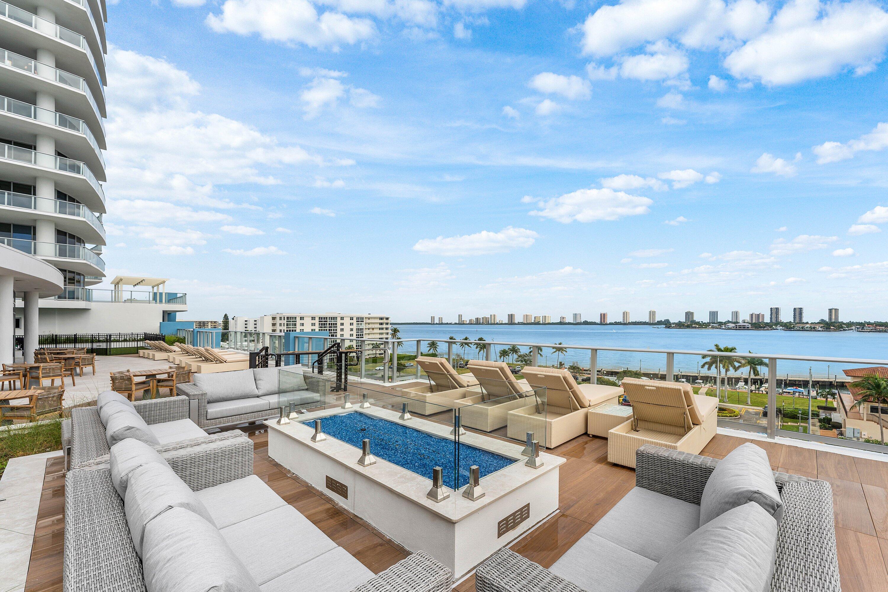 220 Lake Shore Drive 2123