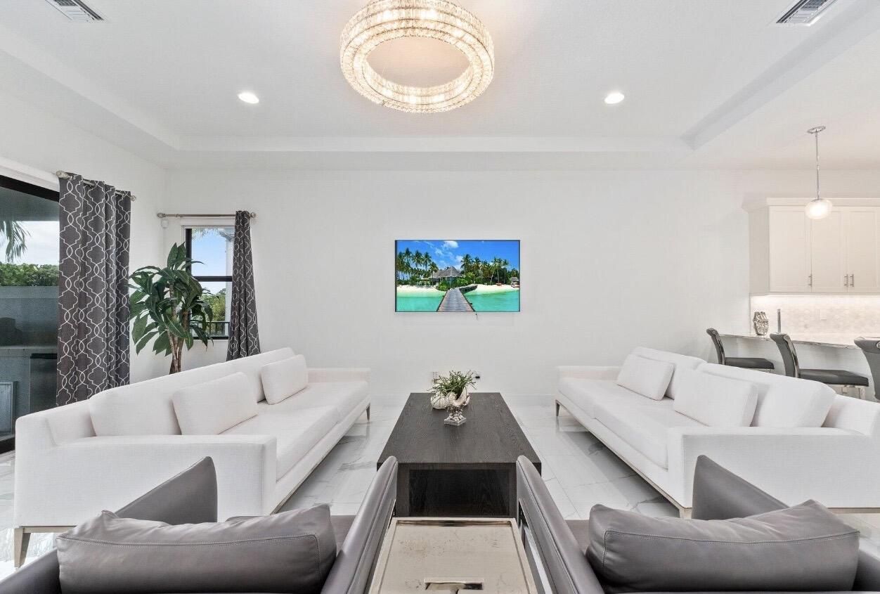 13689 ARTISAN Circle
