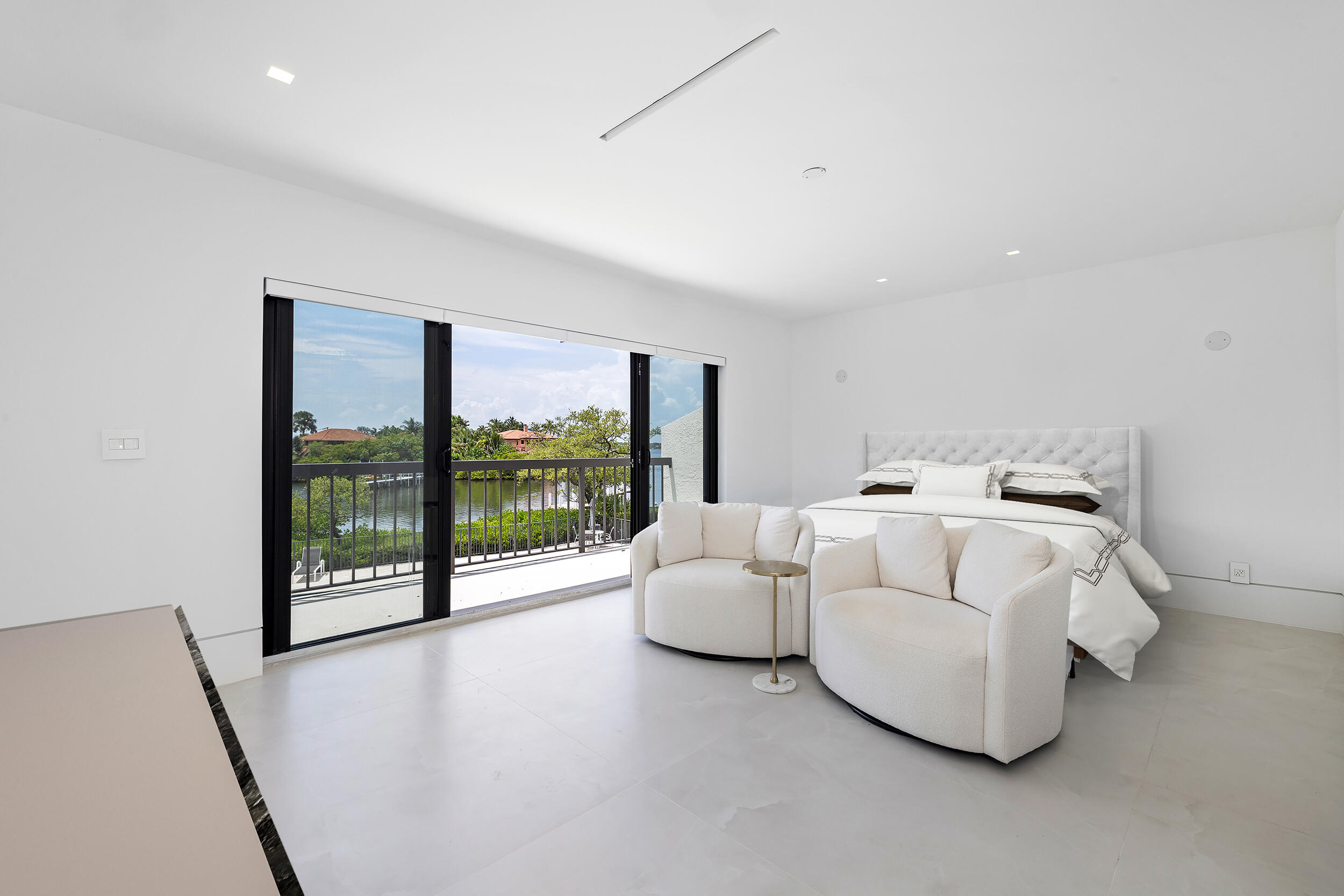 3474 S OCEAN Boulevard 10