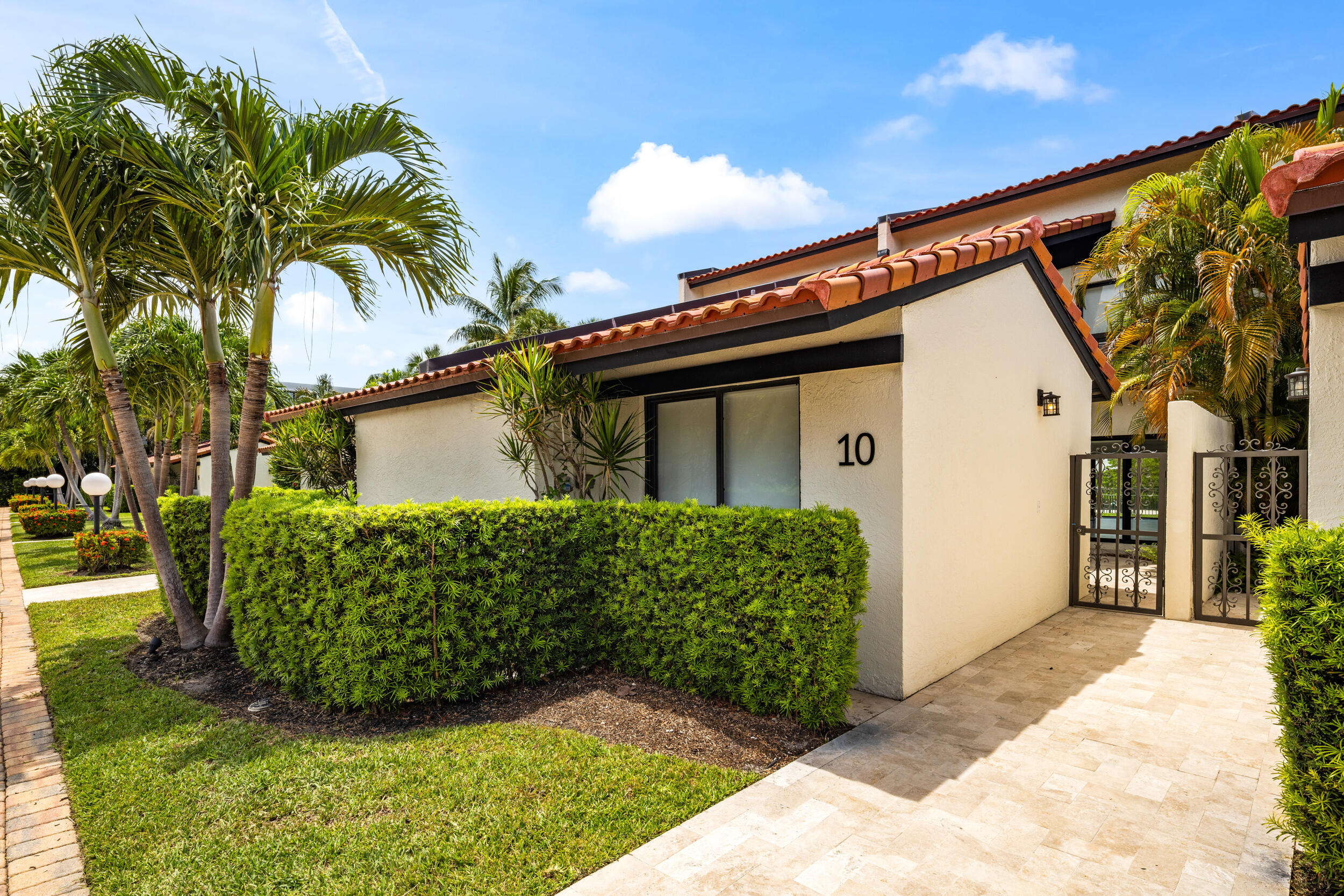 3474 S OCEAN Boulevard 10