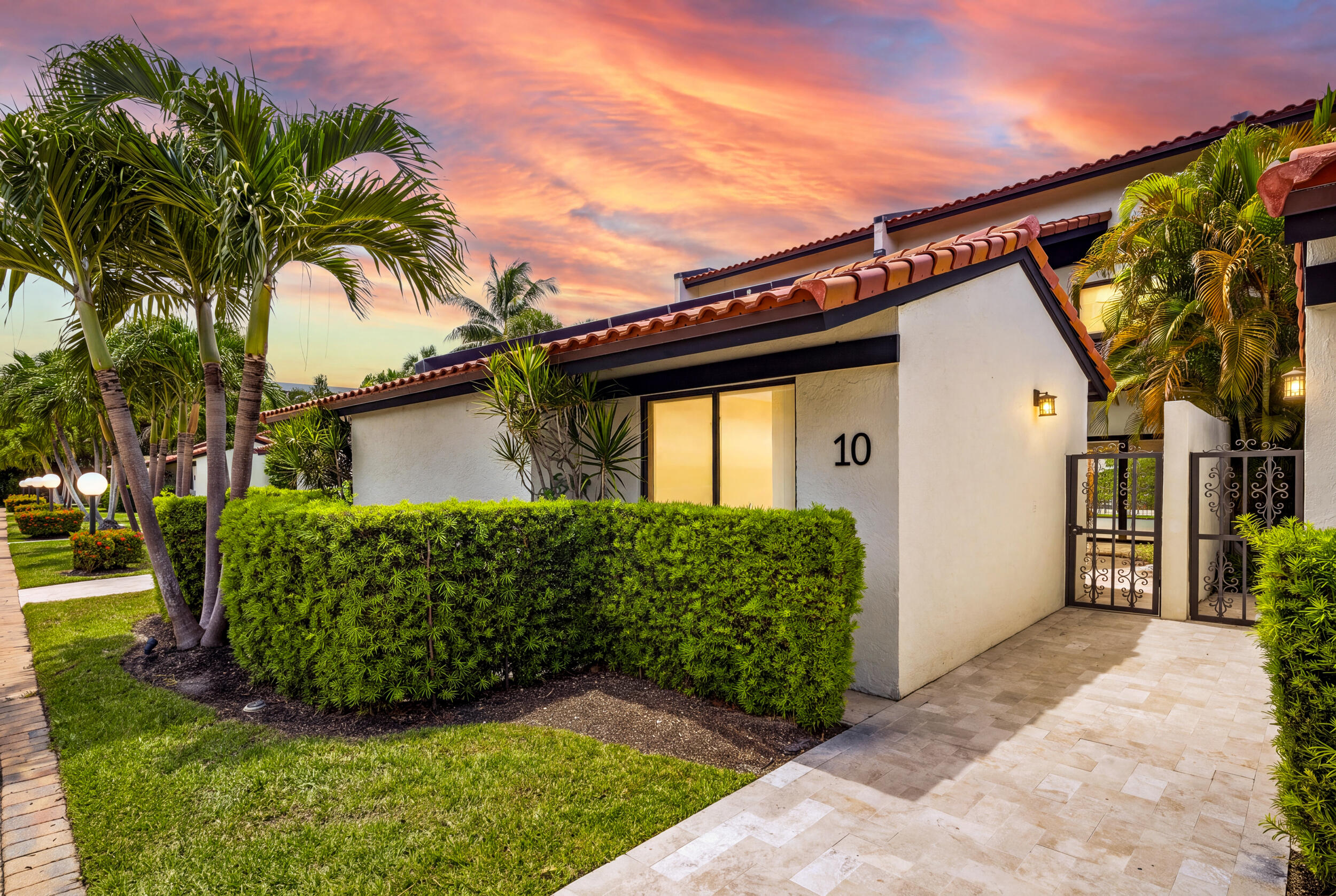 3474 S OCEAN Boulevard 10