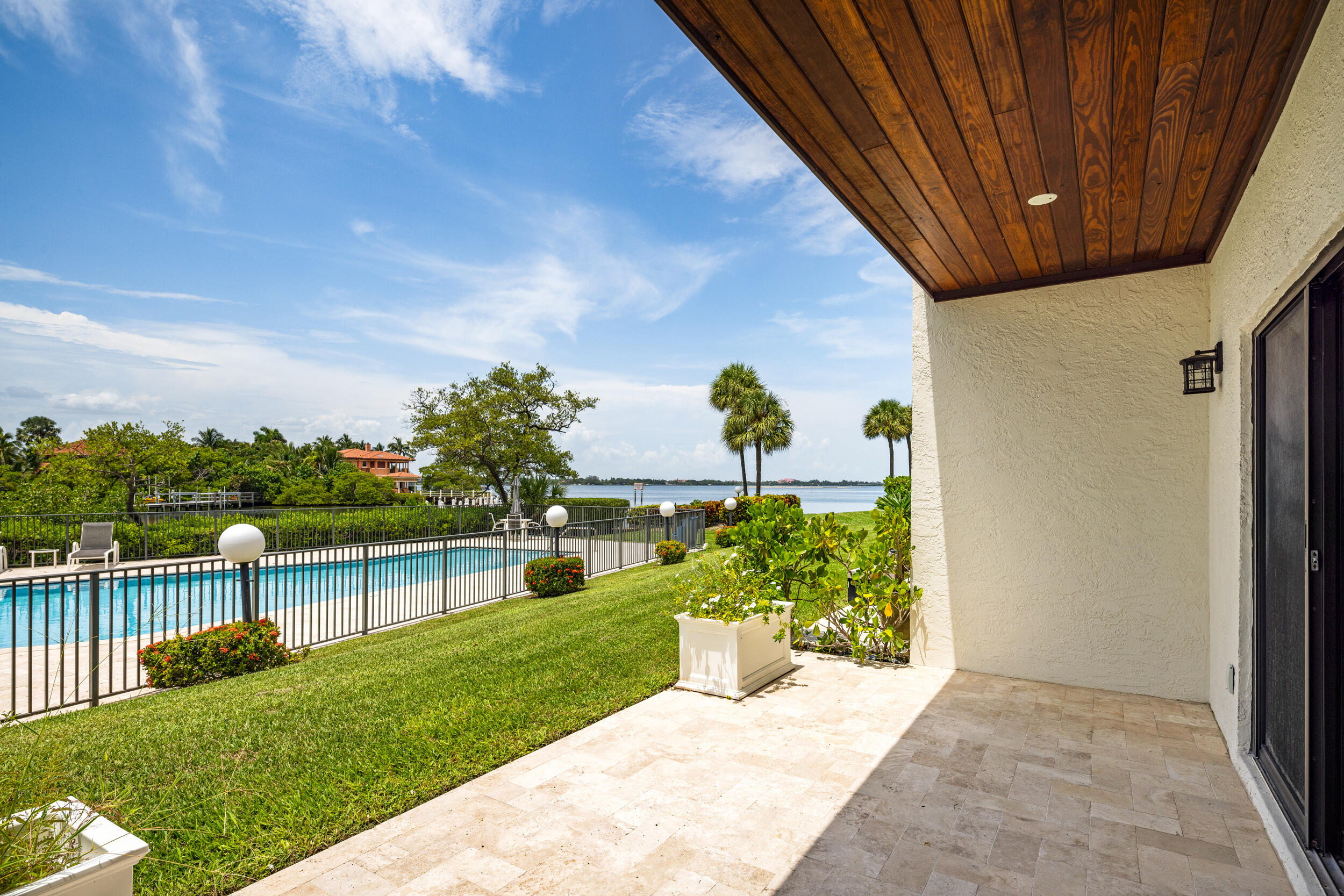 3474 S OCEAN Boulevard 10