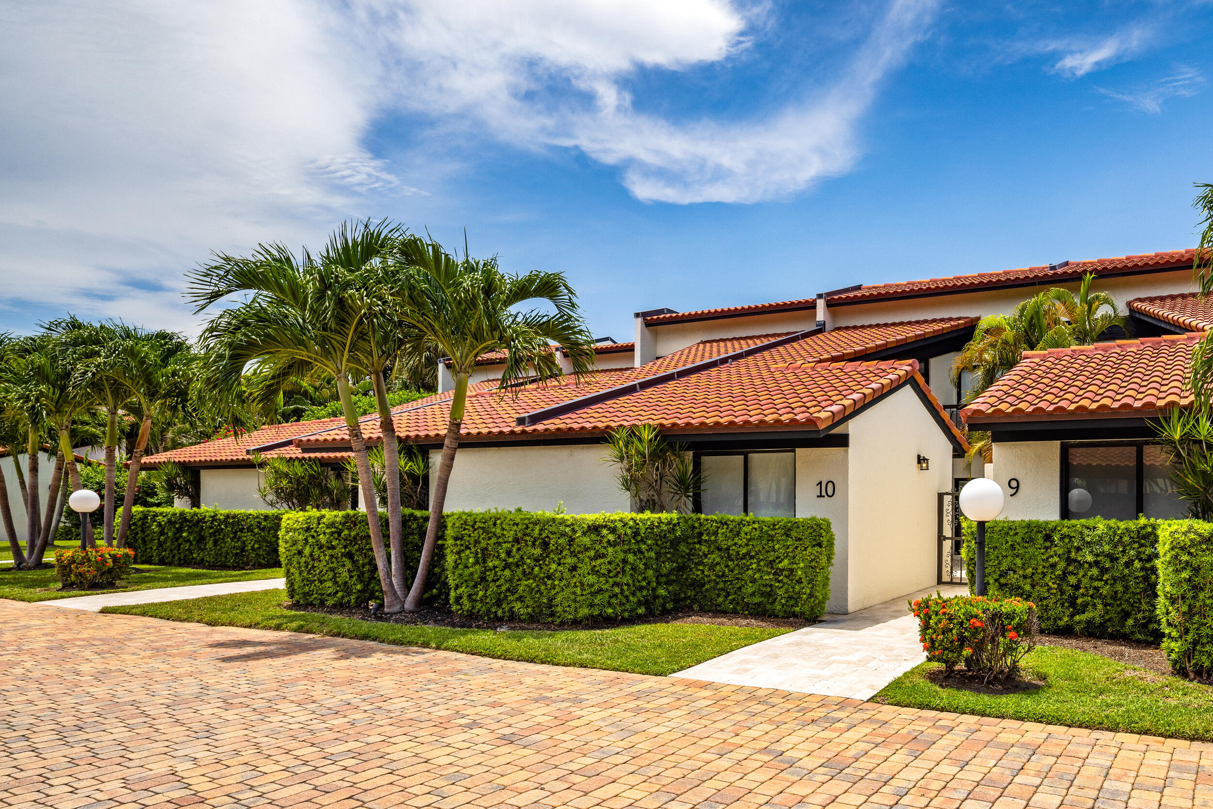 3474 S OCEAN Boulevard 10