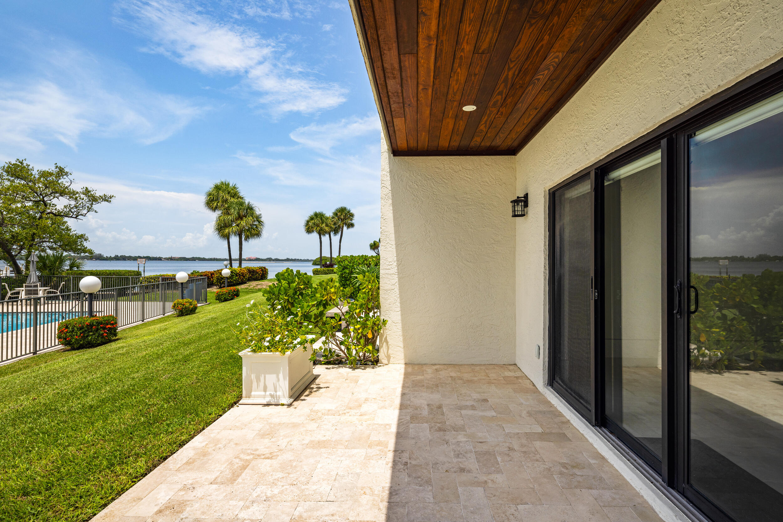3474 S OCEAN Boulevard 10