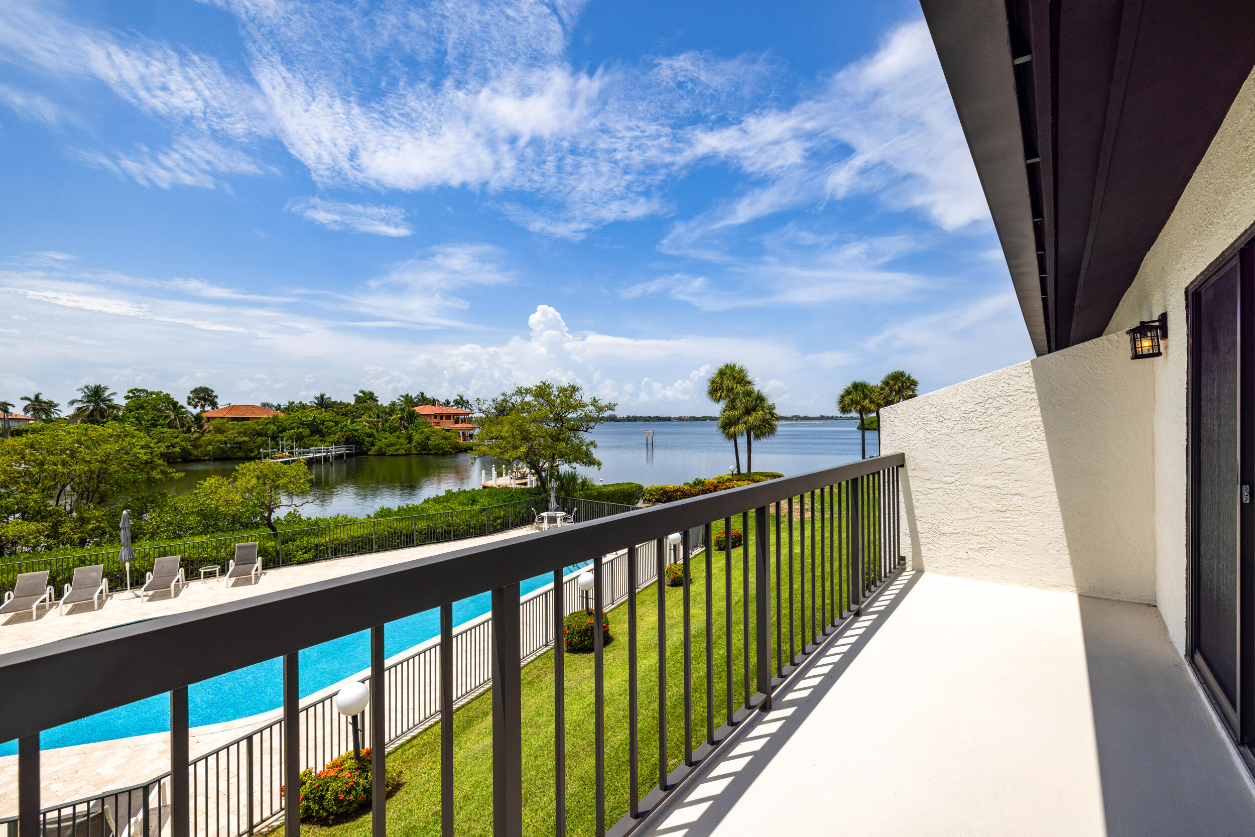 3474 S OCEAN Boulevard 10