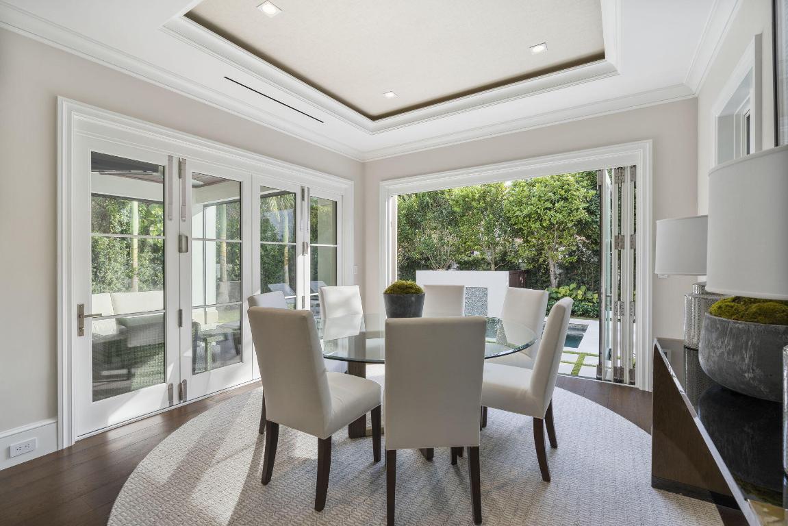 218 Everglade Avenue