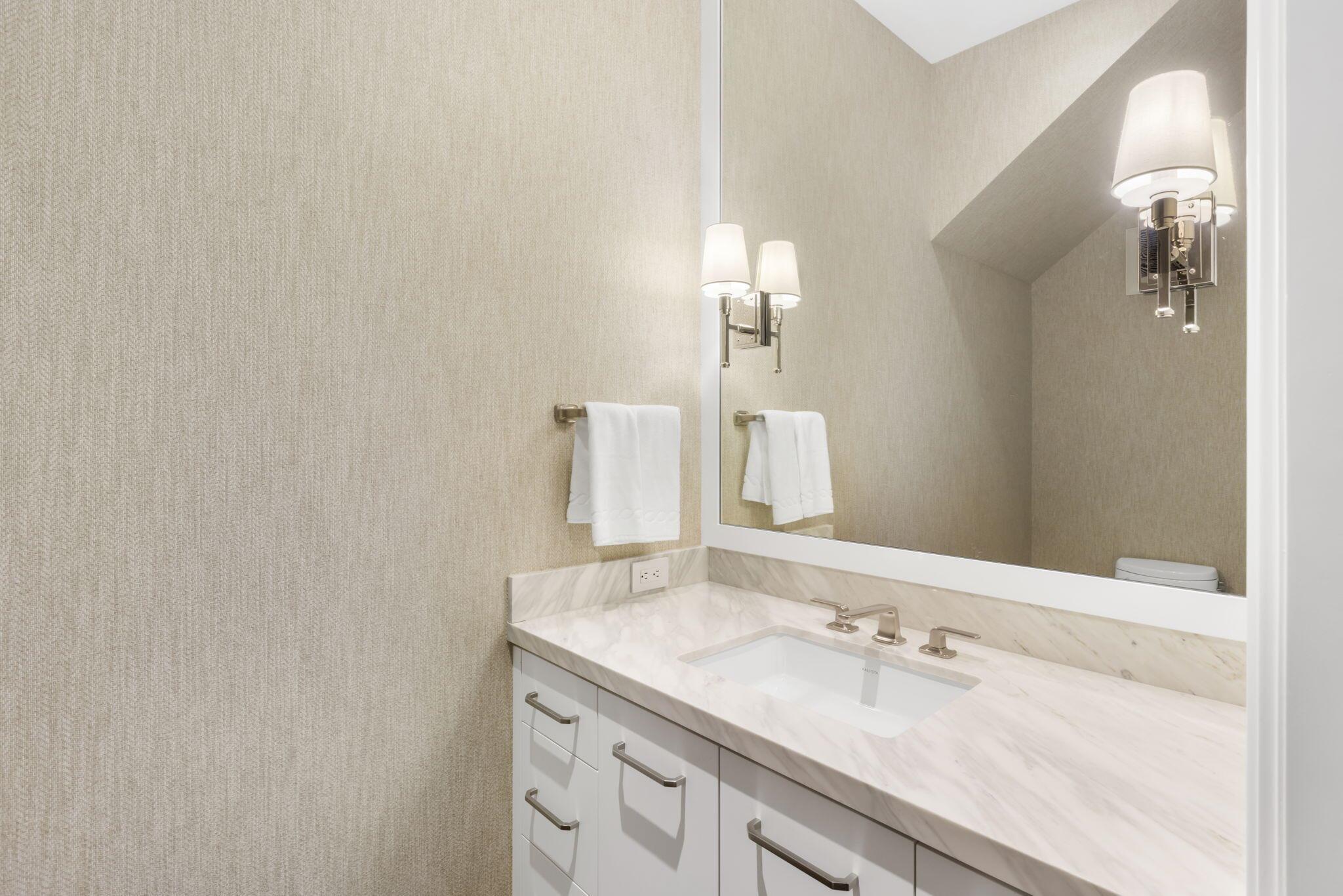 218 Everglade Avenue