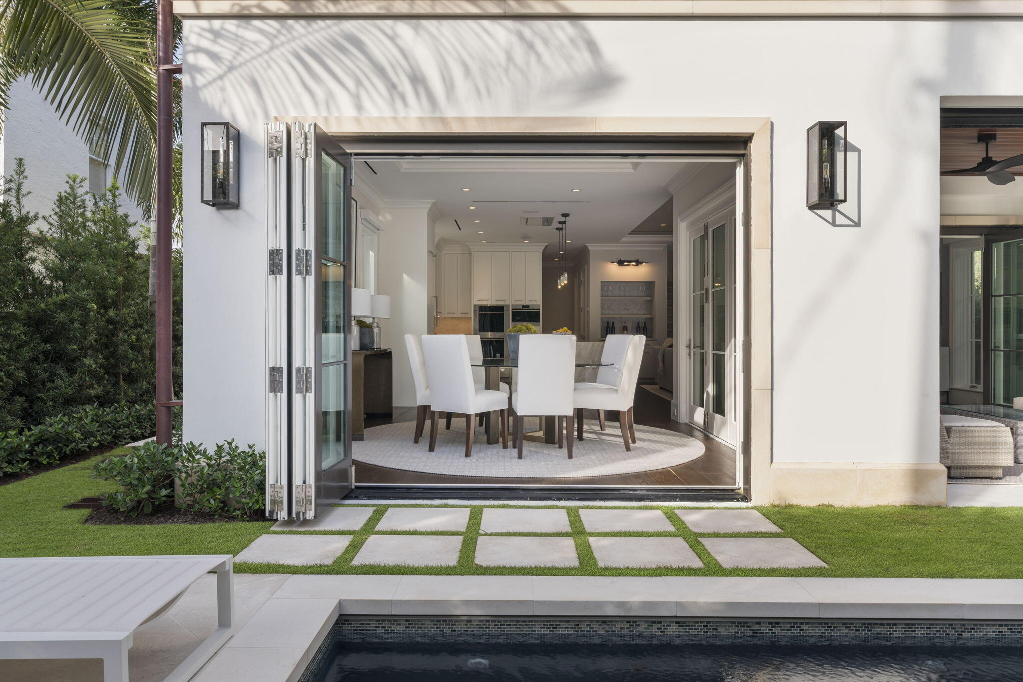 218 Everglade Avenue