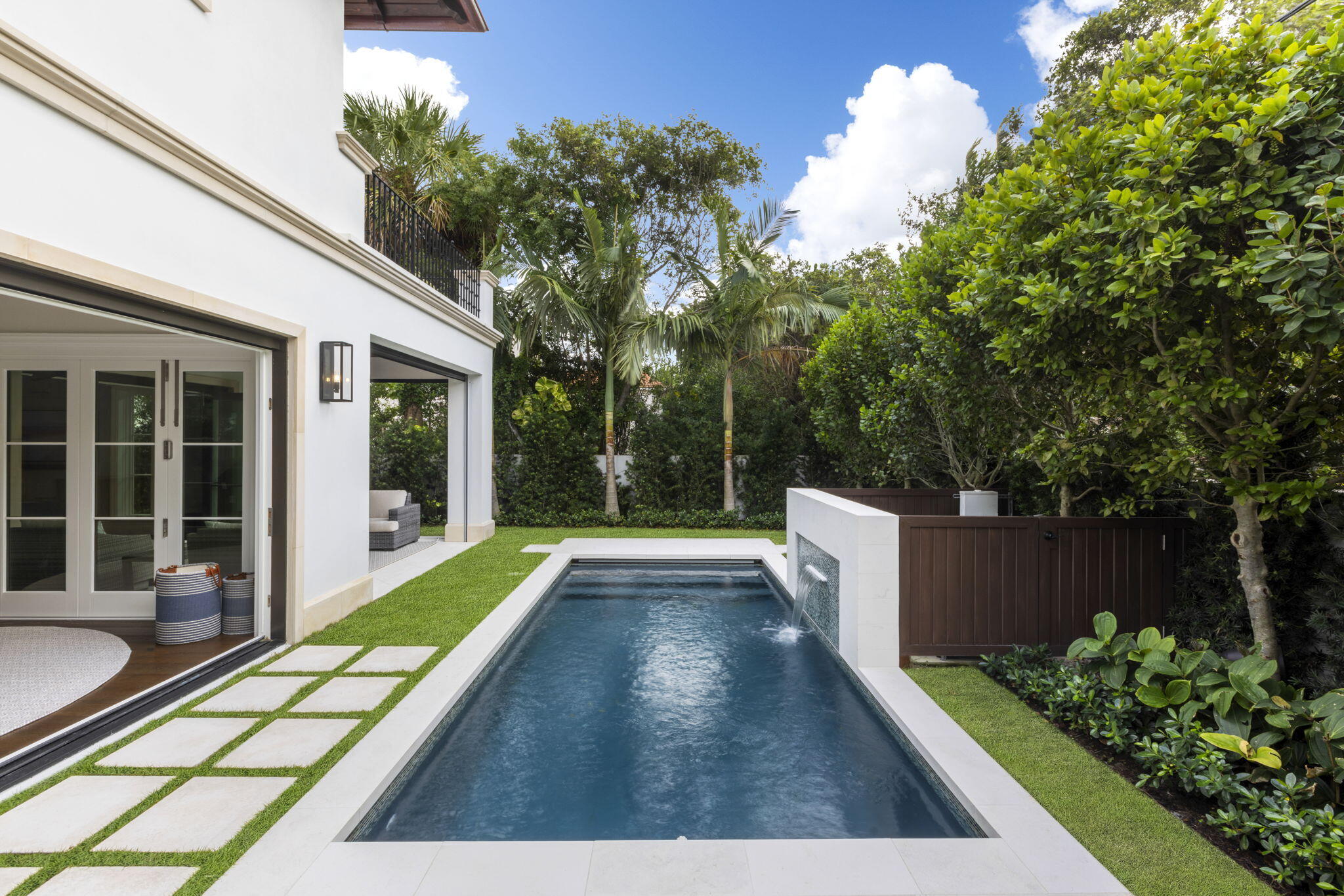 218 Everglade Avenue