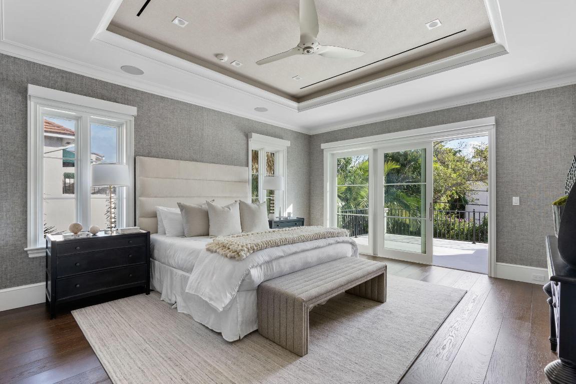 218 Everglade Avenue