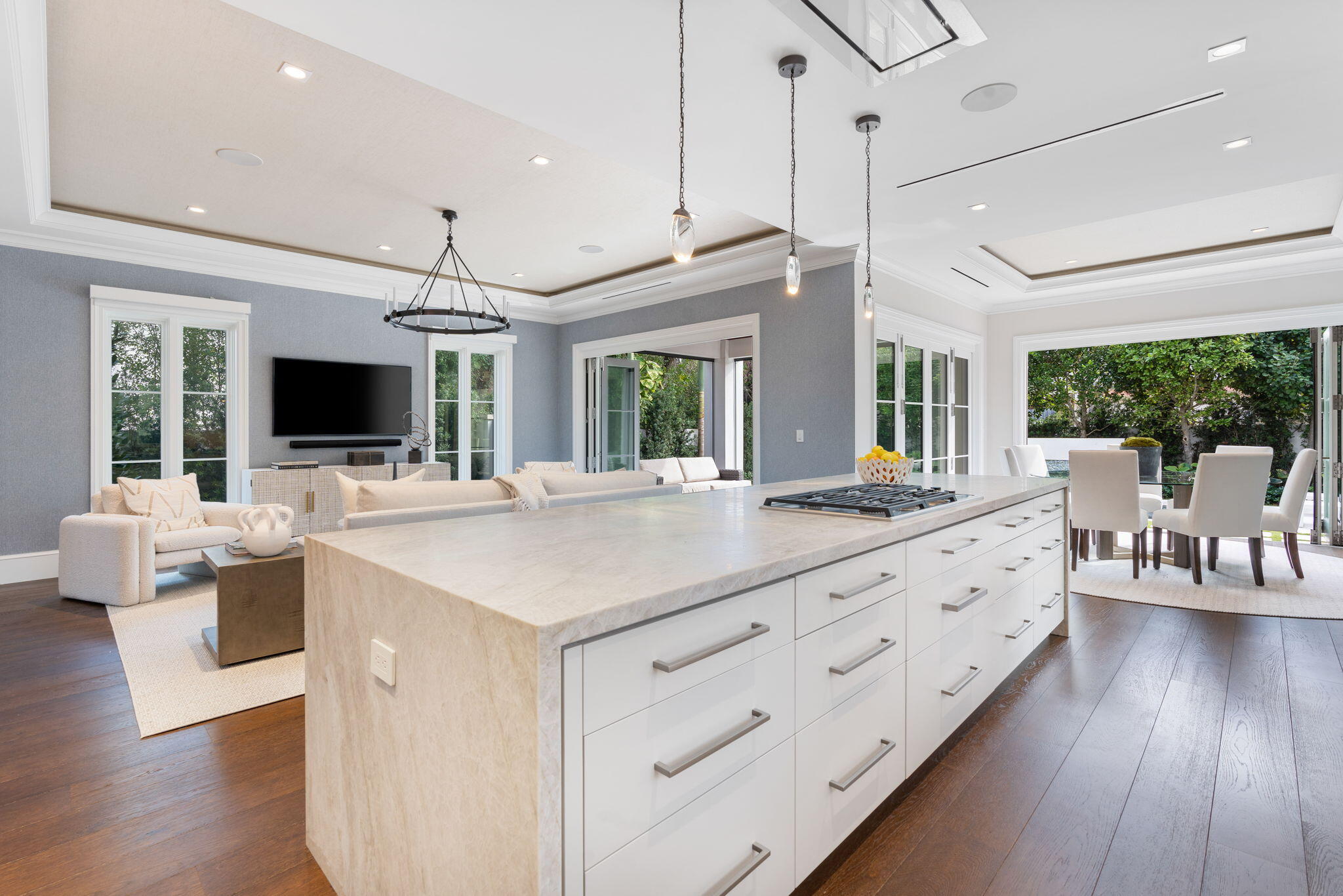 218 Everglade Avenue