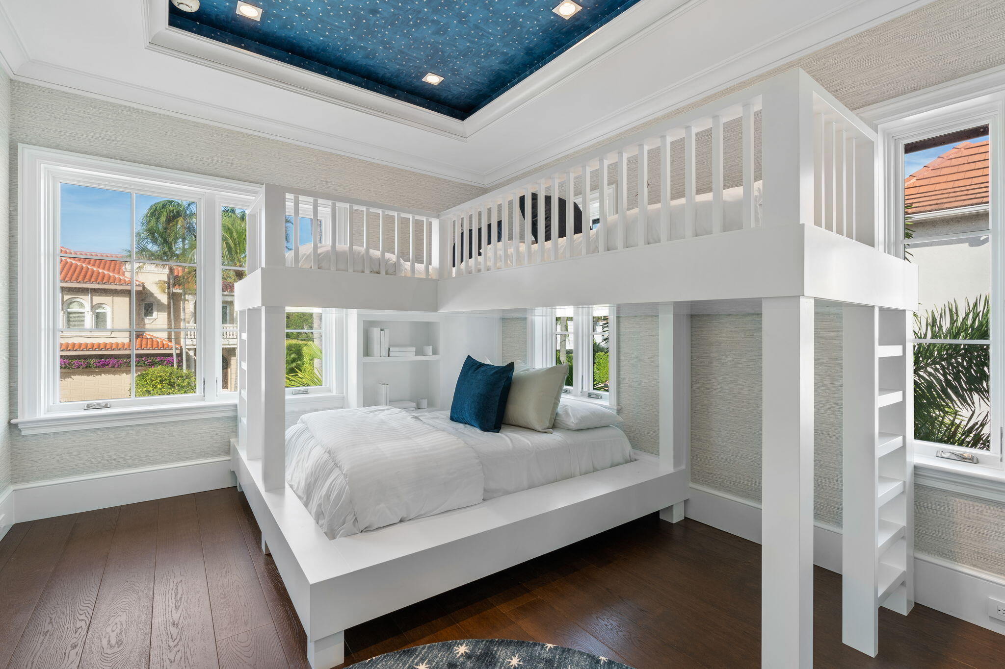 218 Everglade Avenue