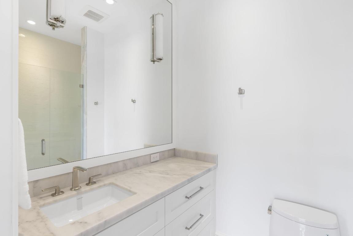 218 Everglade Avenue