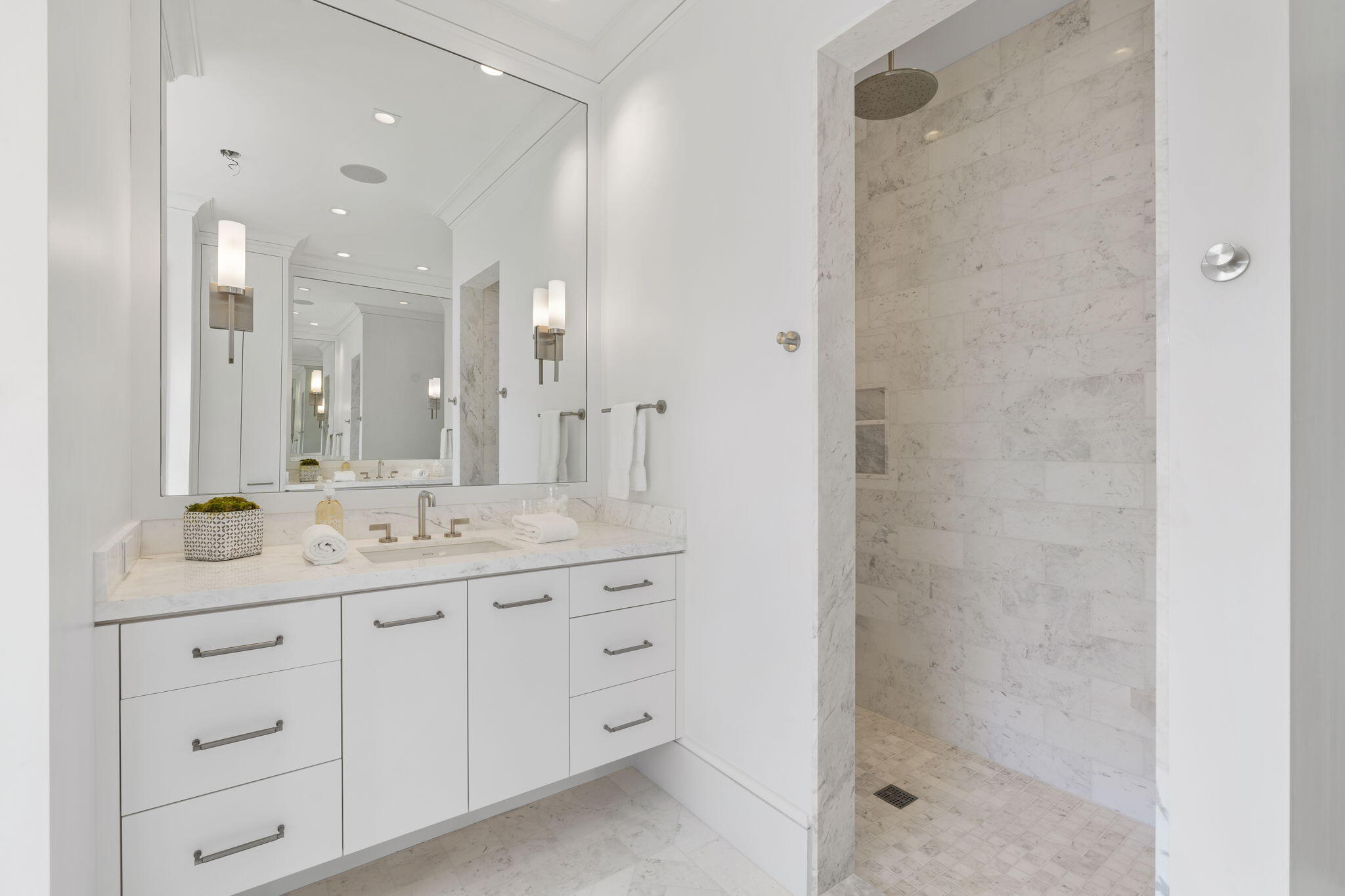 218 Everglade Avenue