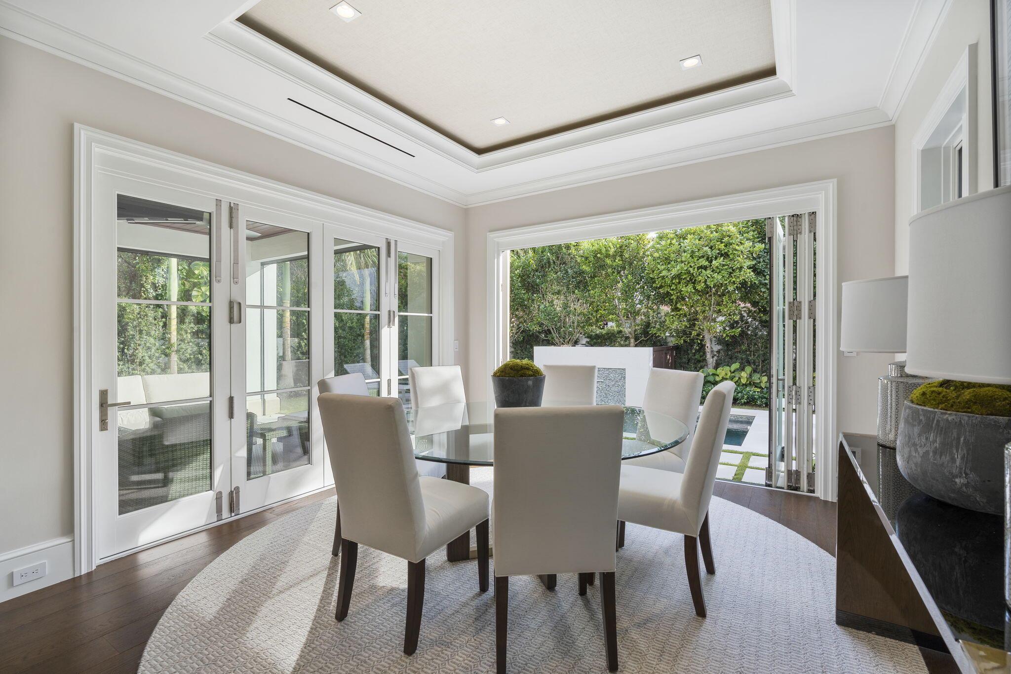 218 Everglade Avenue