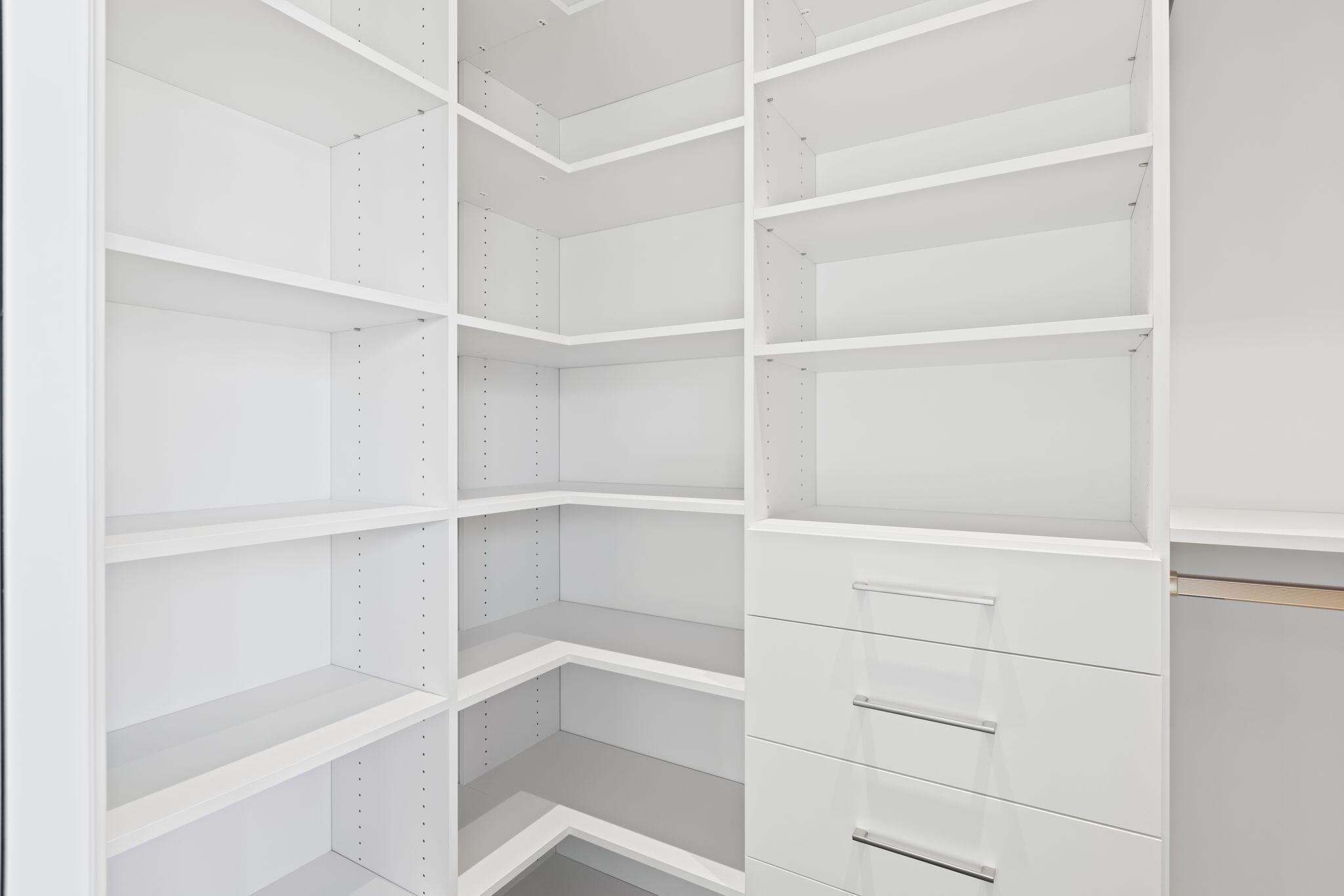 218 Everglade Avenue