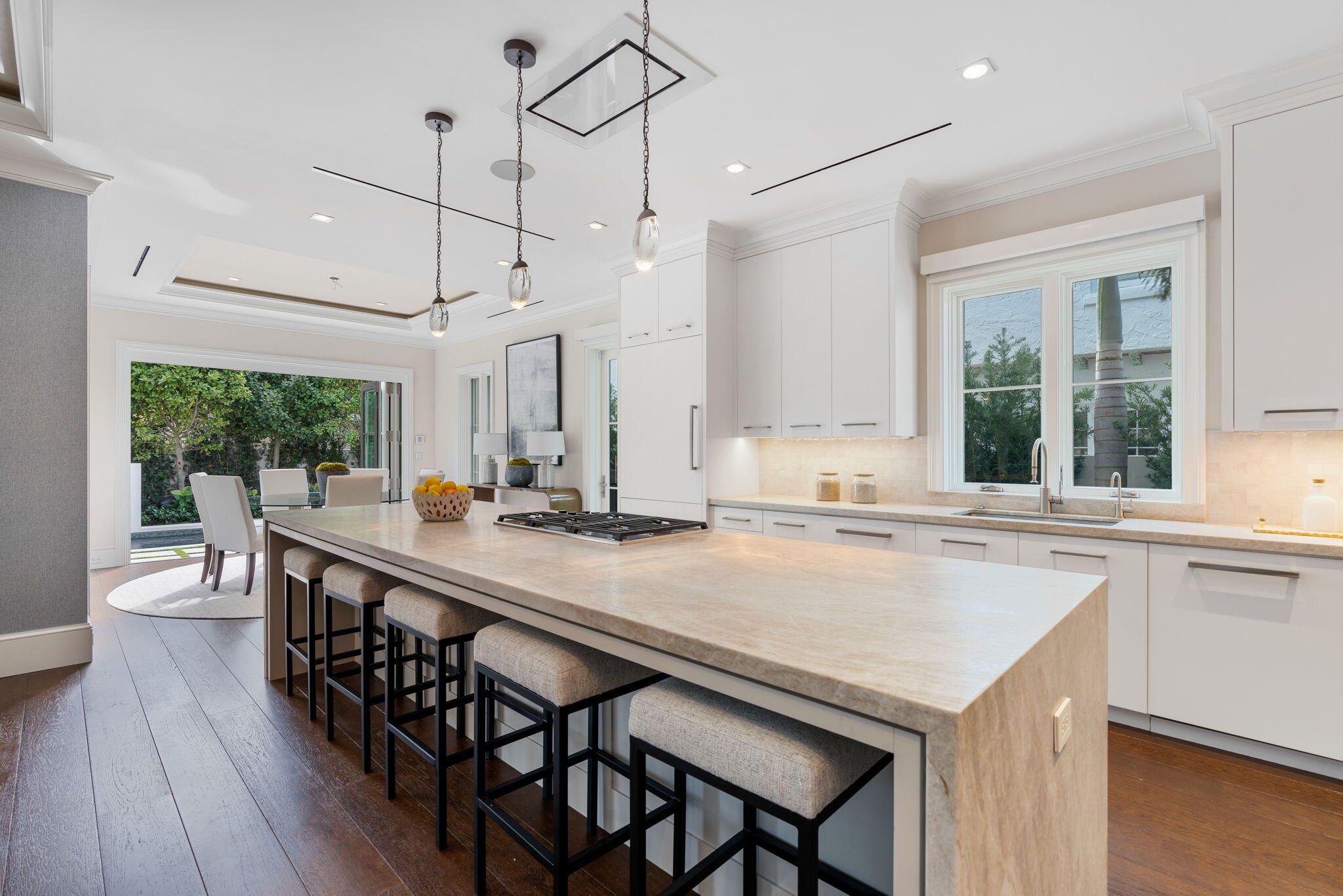 218 Everglade Avenue