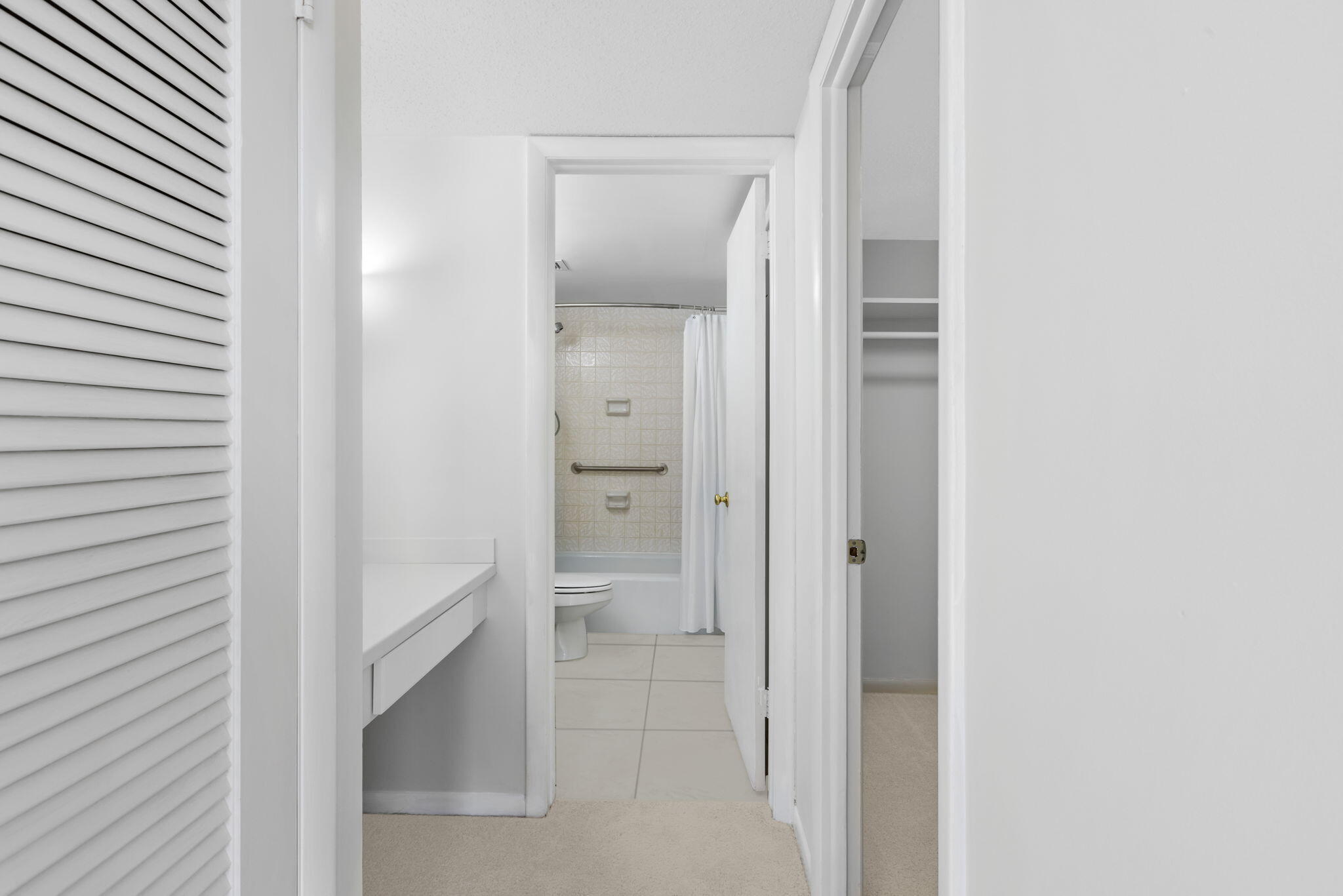 3800 Washington Road 204