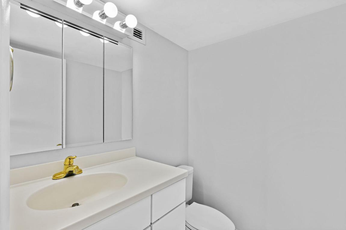 3800 Washington Road 204