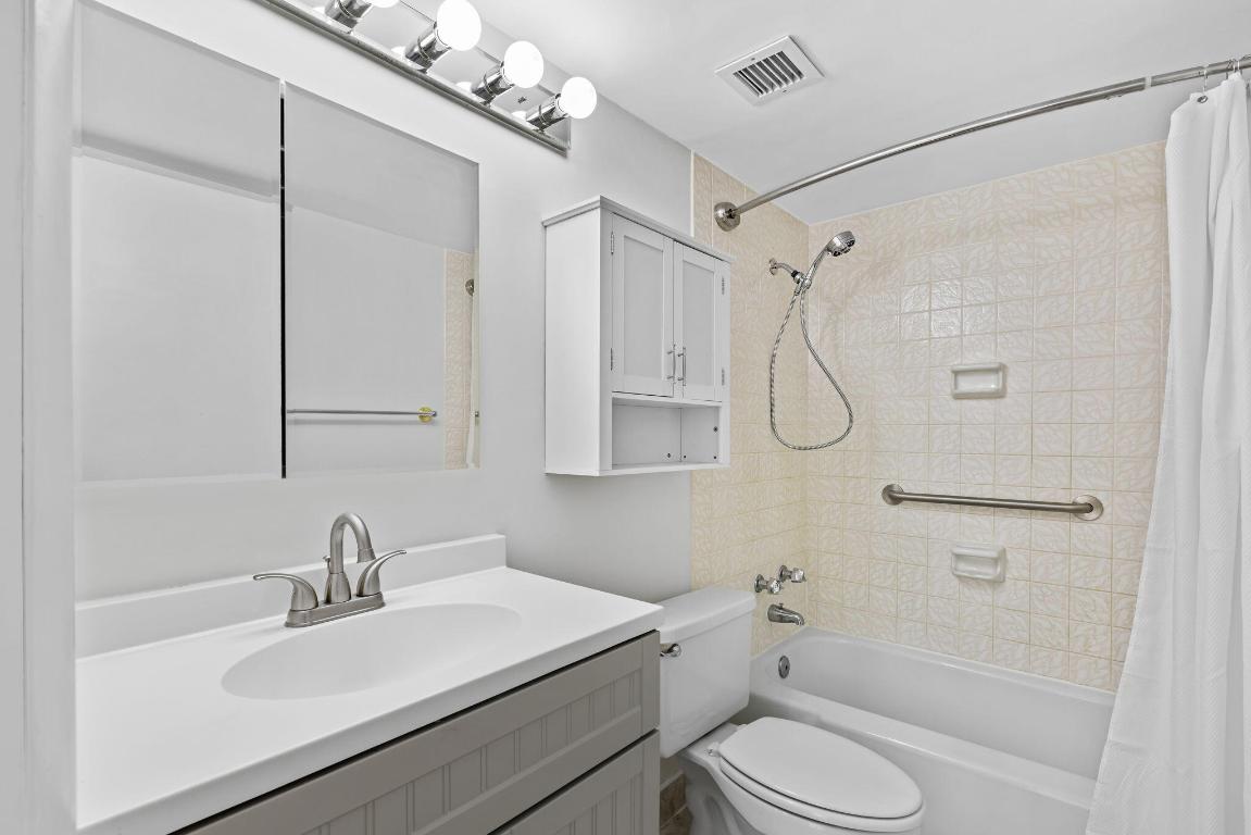 3800 Washington Road 204