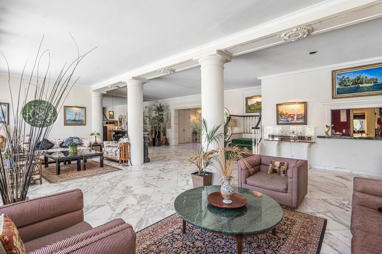 1048 S Ocean Boulevard