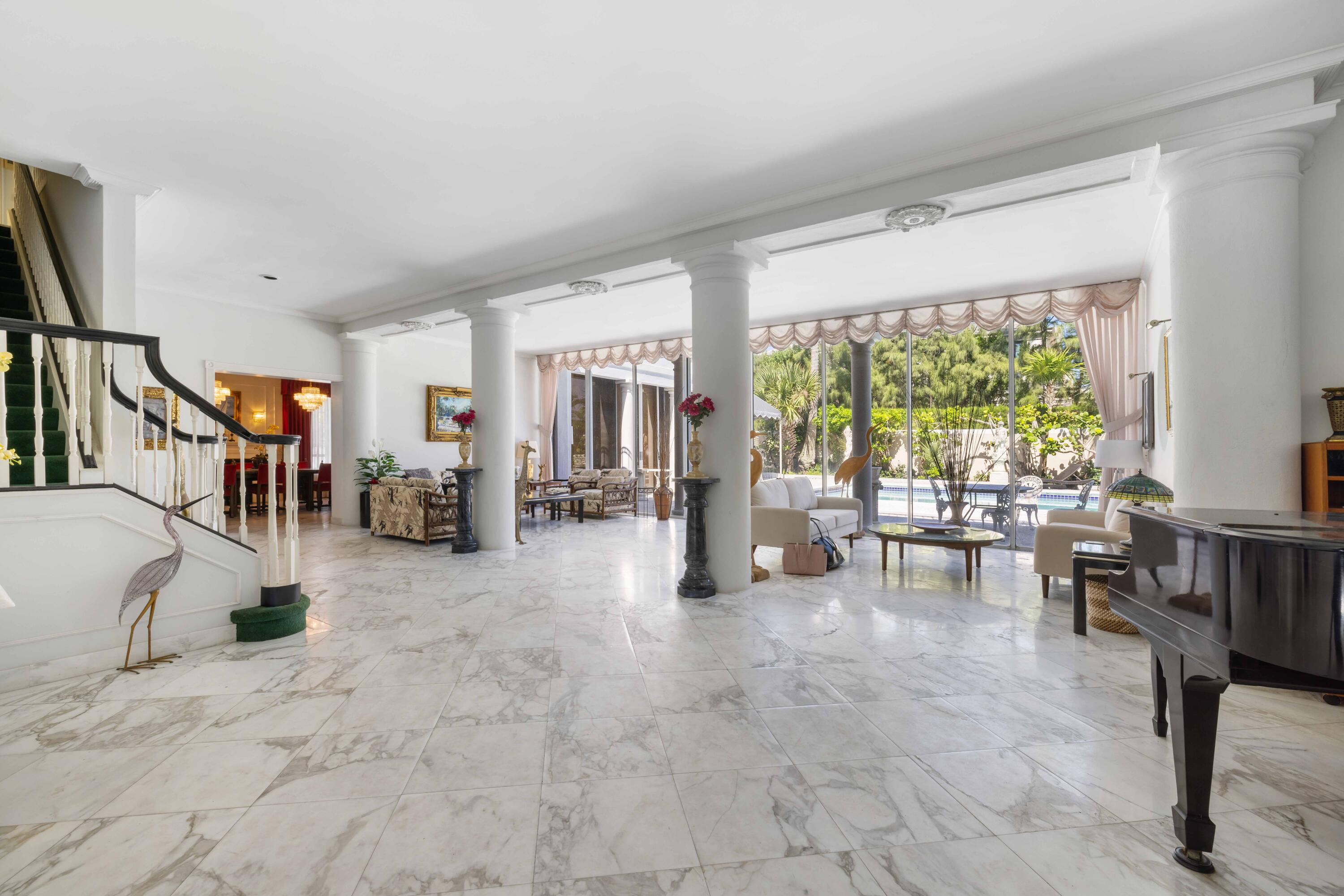 1048 S Ocean Boulevard