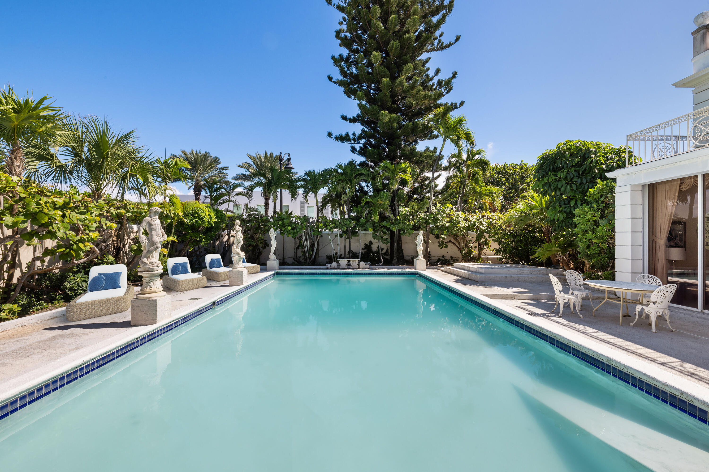 1048 S Ocean Boulevard