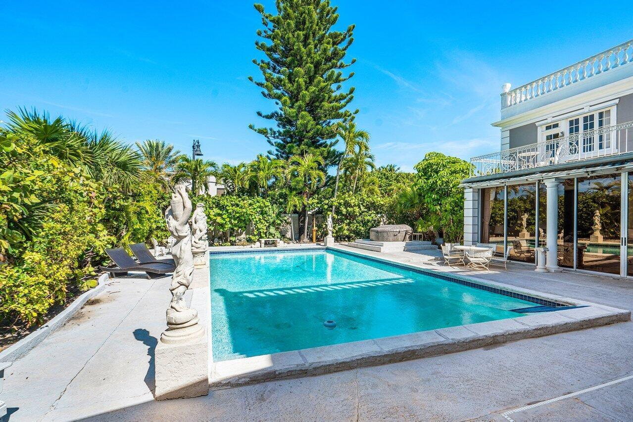 1048 S Ocean Boulevard