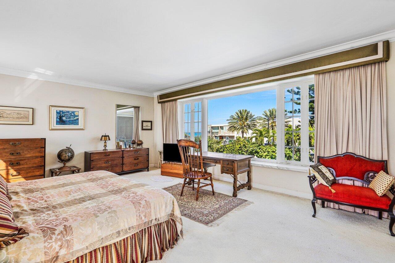 1048 S Ocean Boulevard