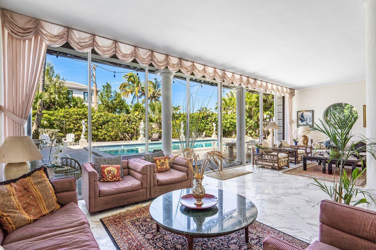 1048 S Ocean Boulevard