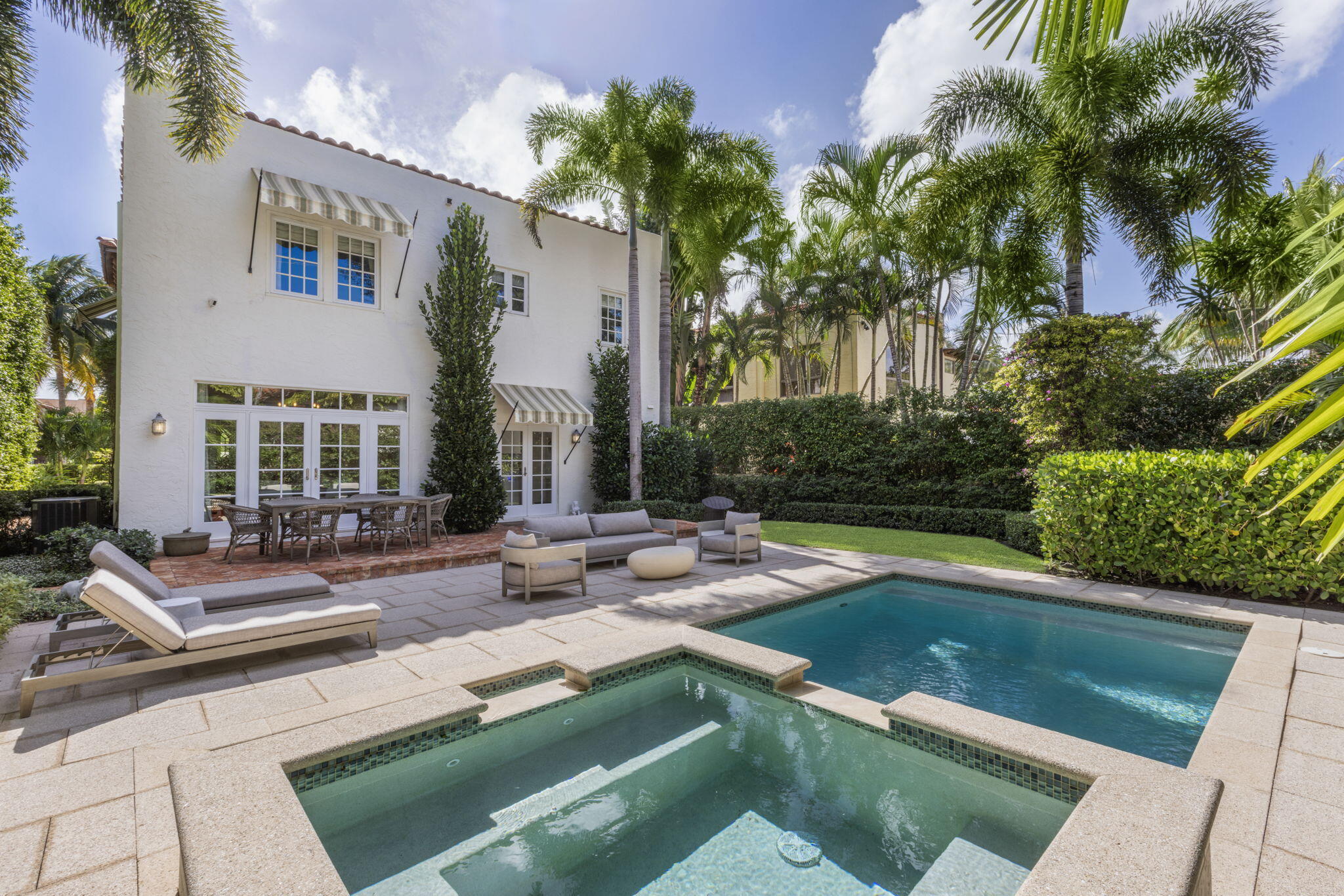 281 Cordova Road