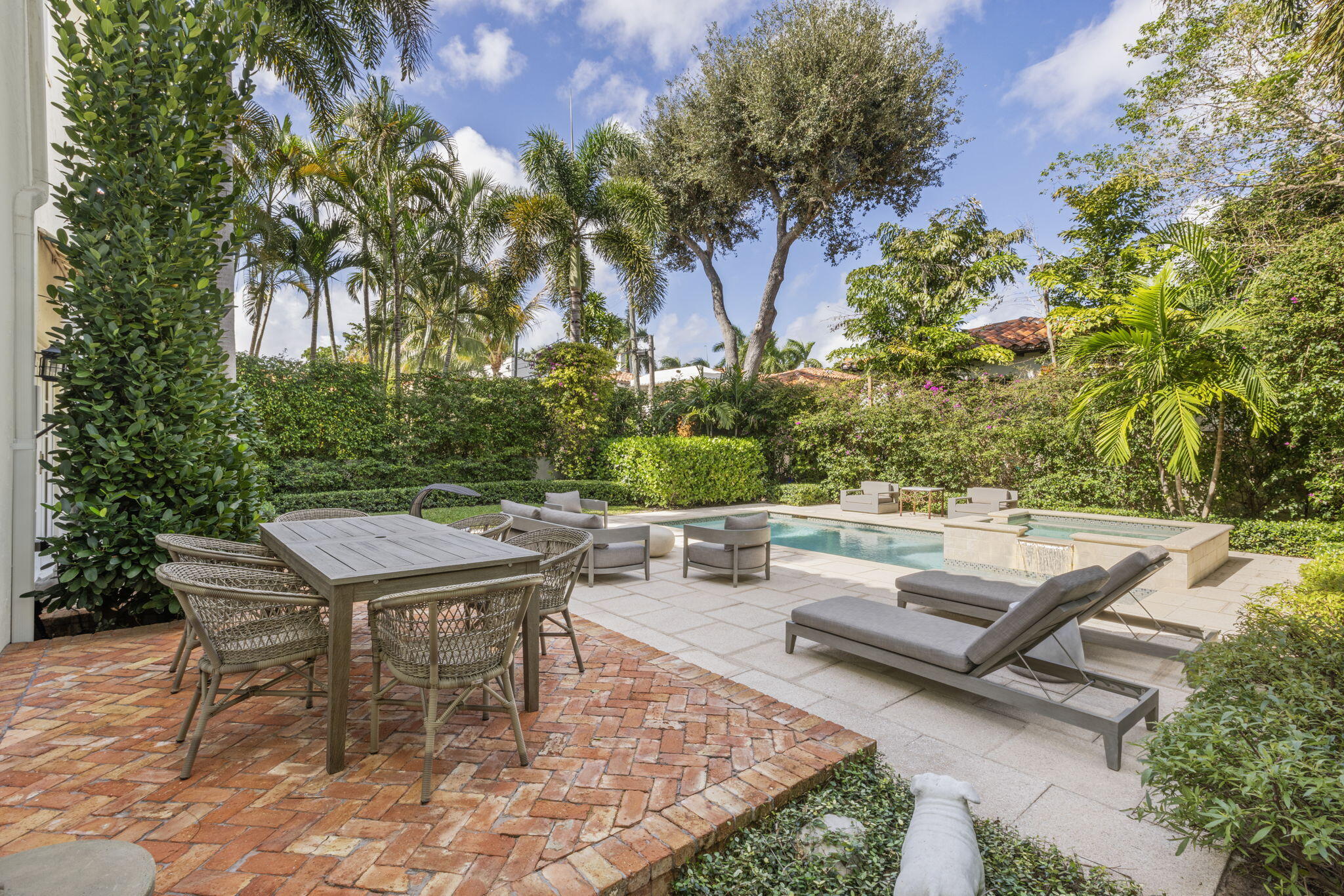 281 Cordova Road