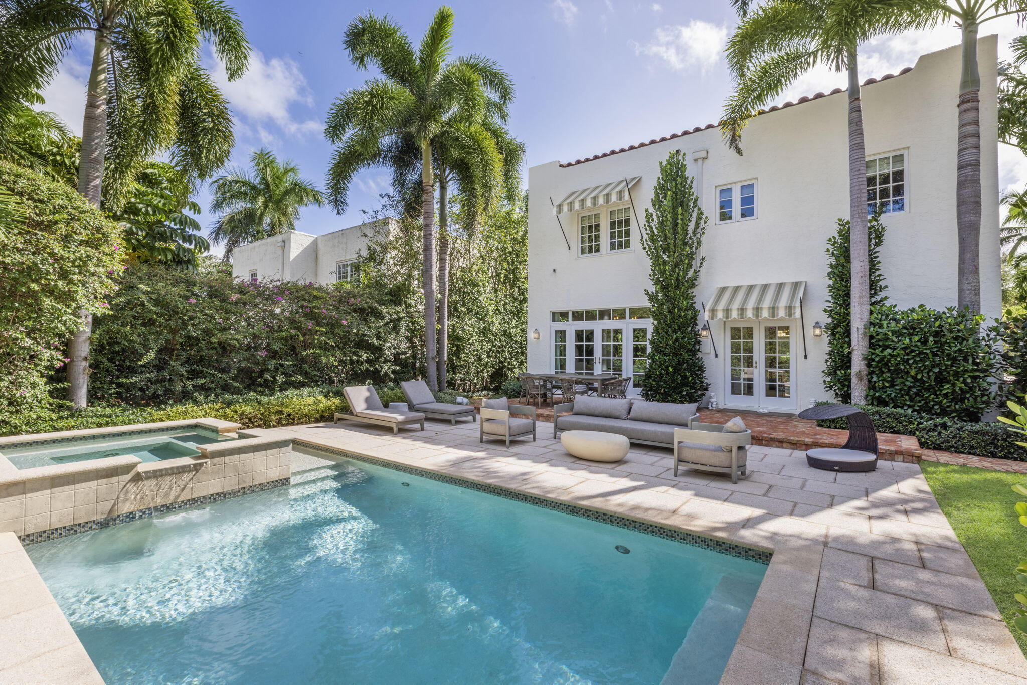 281 Cordova Road