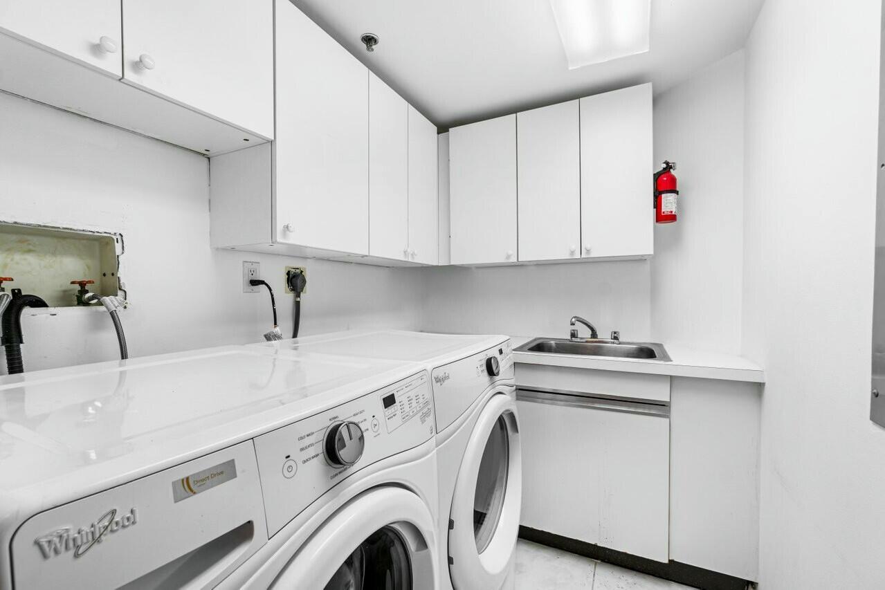 100 Lakeshore Drive 252