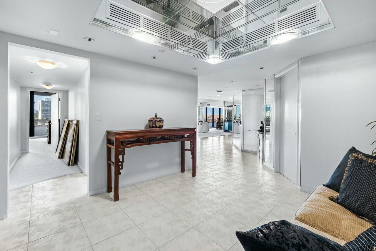 100 Lakeshore Drive 252