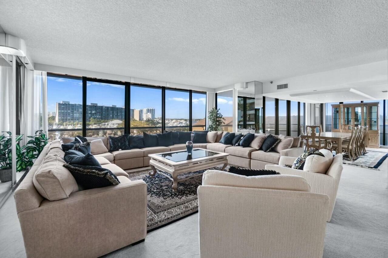 100 Lakeshore Drive 252