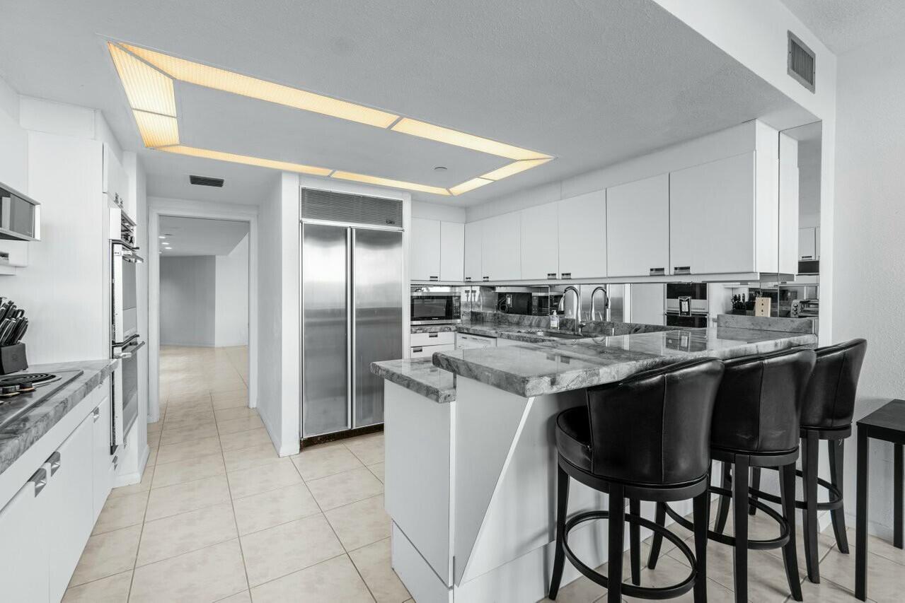 100 Lakeshore Drive 252