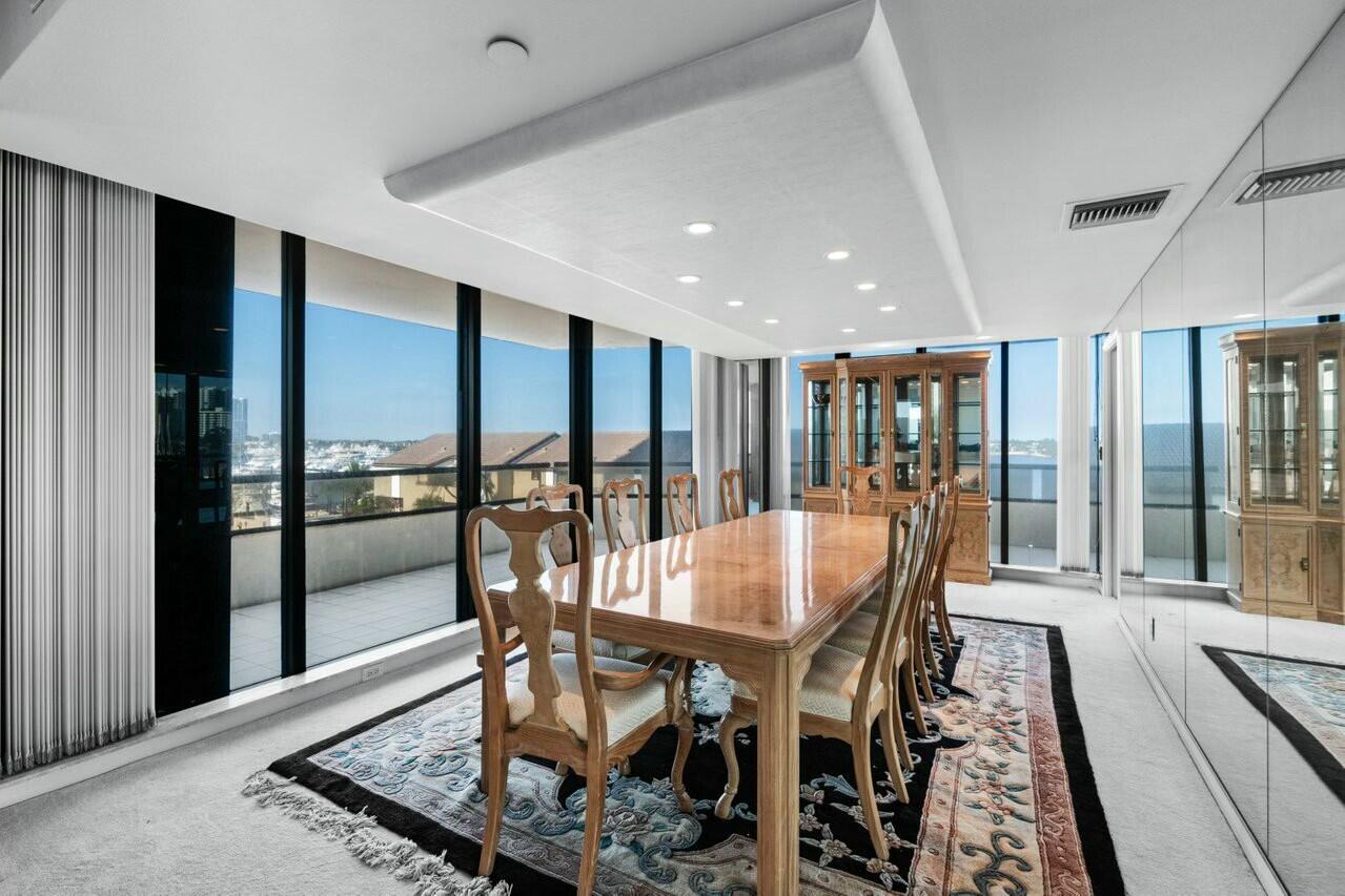 100 Lakeshore Drive 252