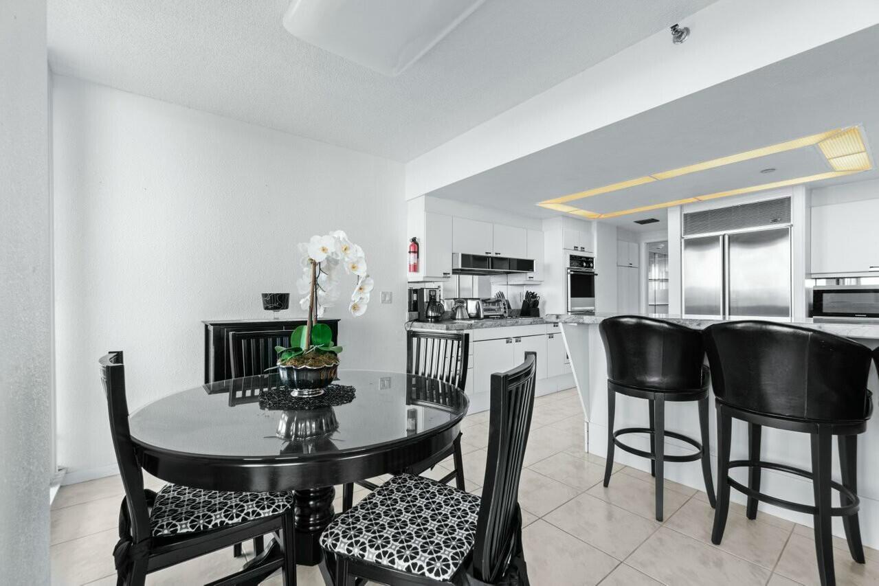 100 Lakeshore Drive 252