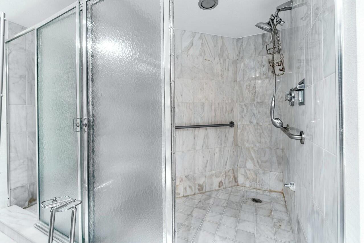 100 Lakeshore Drive 252