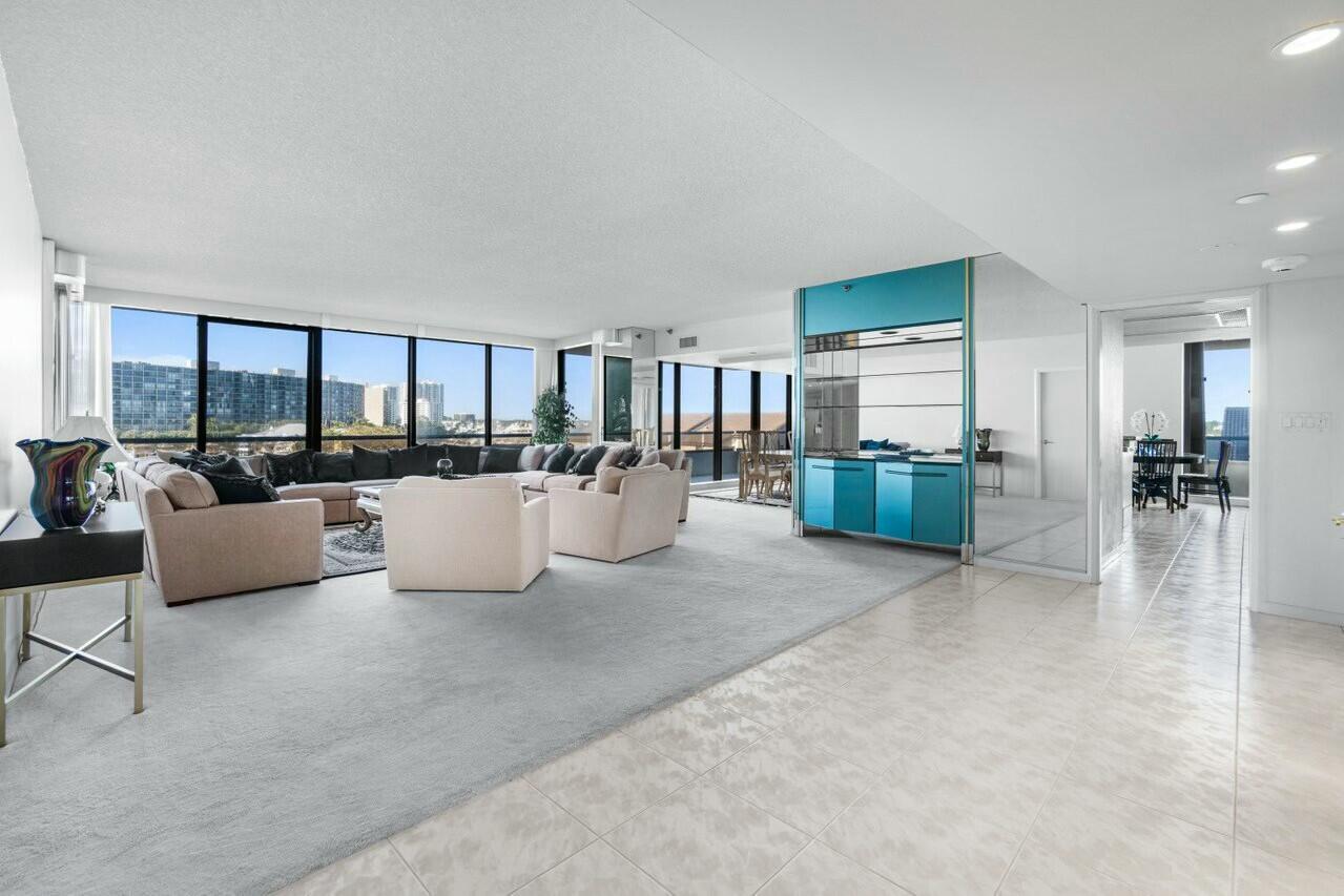 100 Lakeshore Drive 252