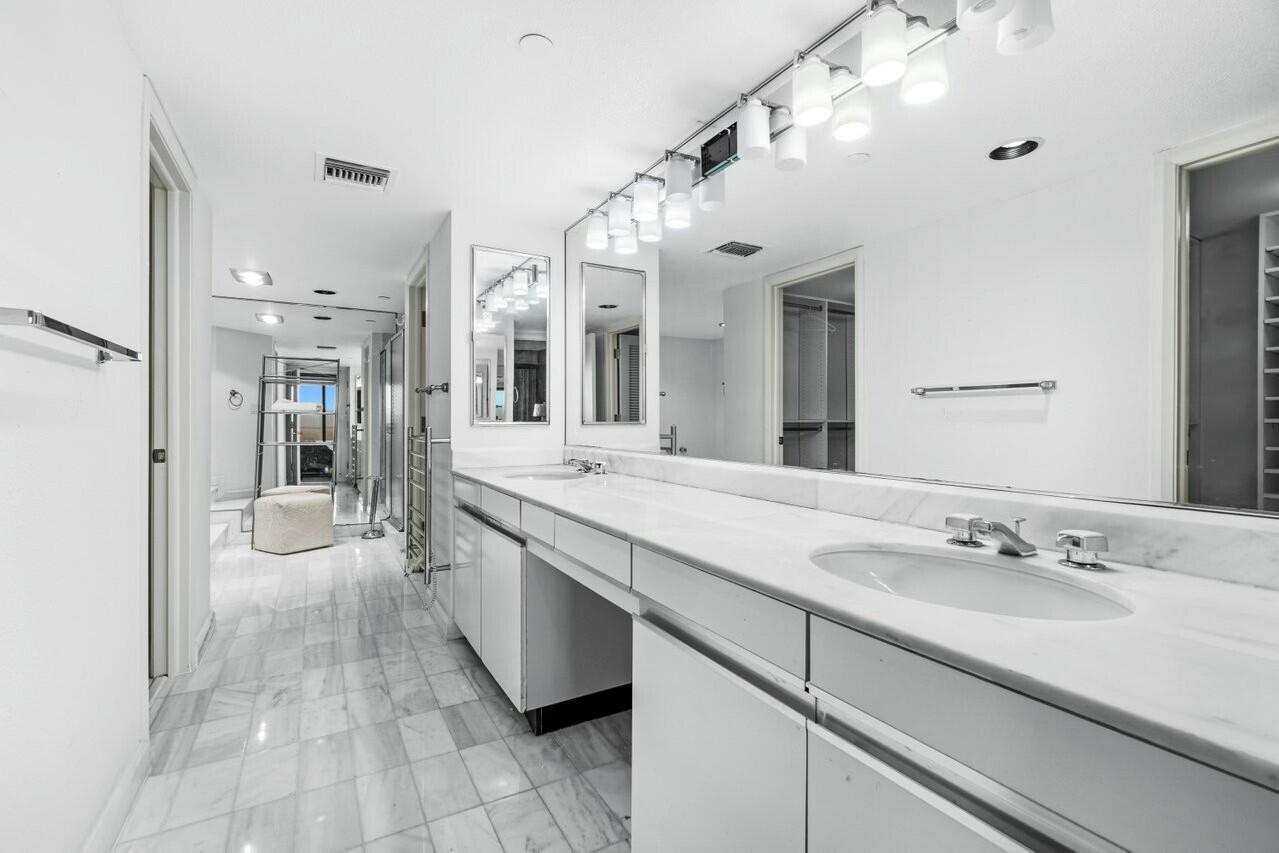 100 Lakeshore Drive 252